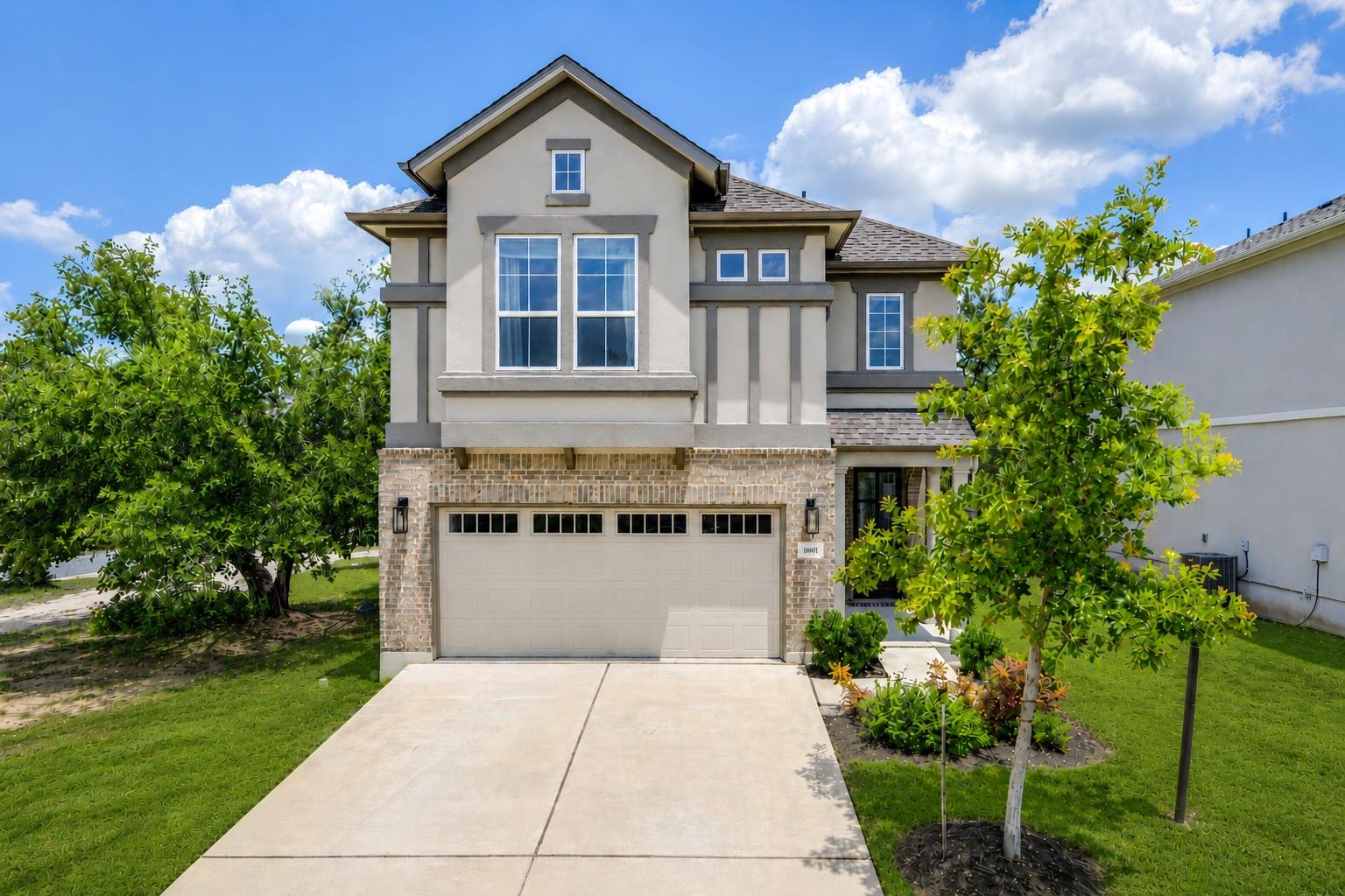 16601 Sydney Carol LN