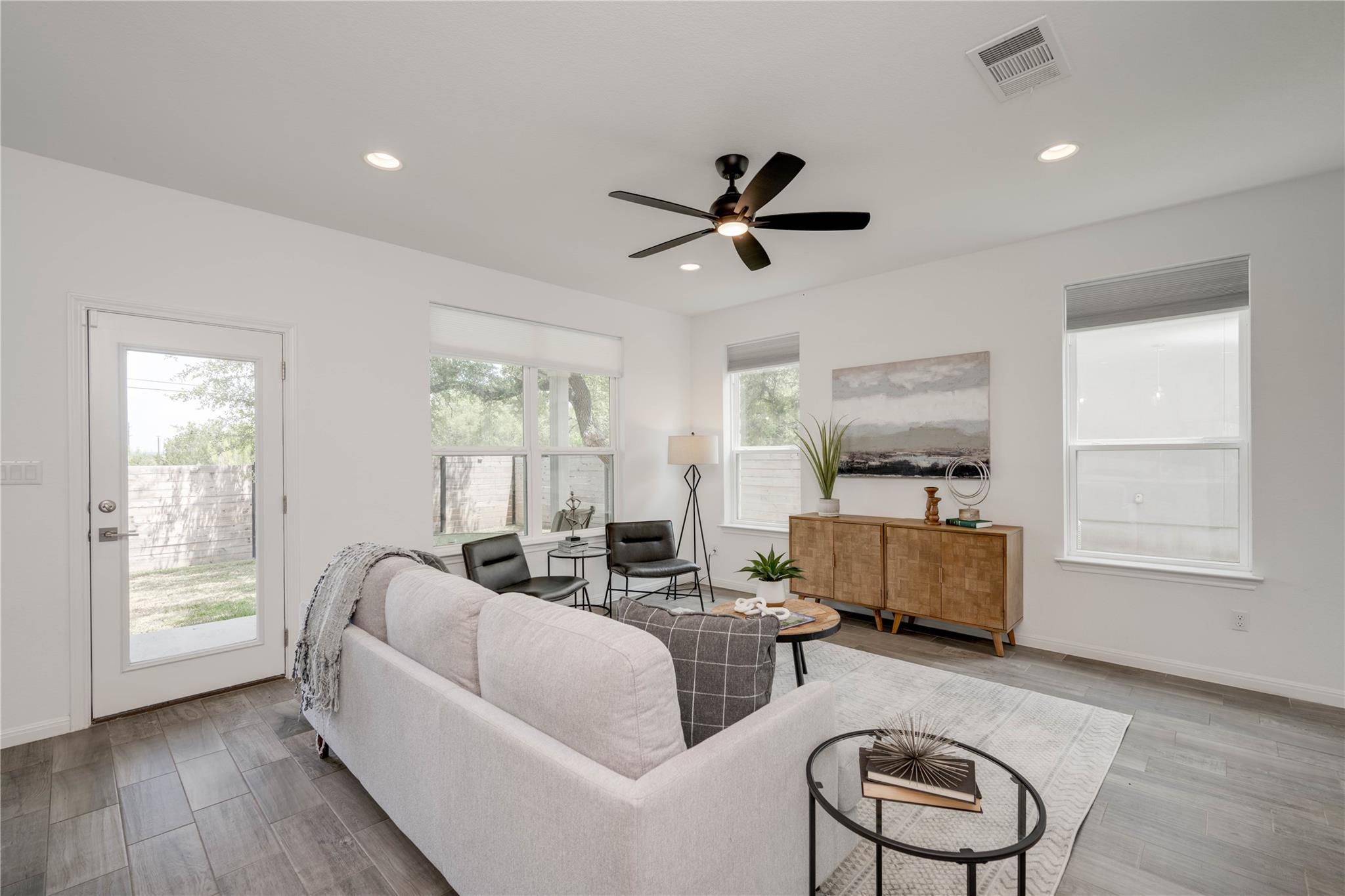 16601 Sydney Carol LN