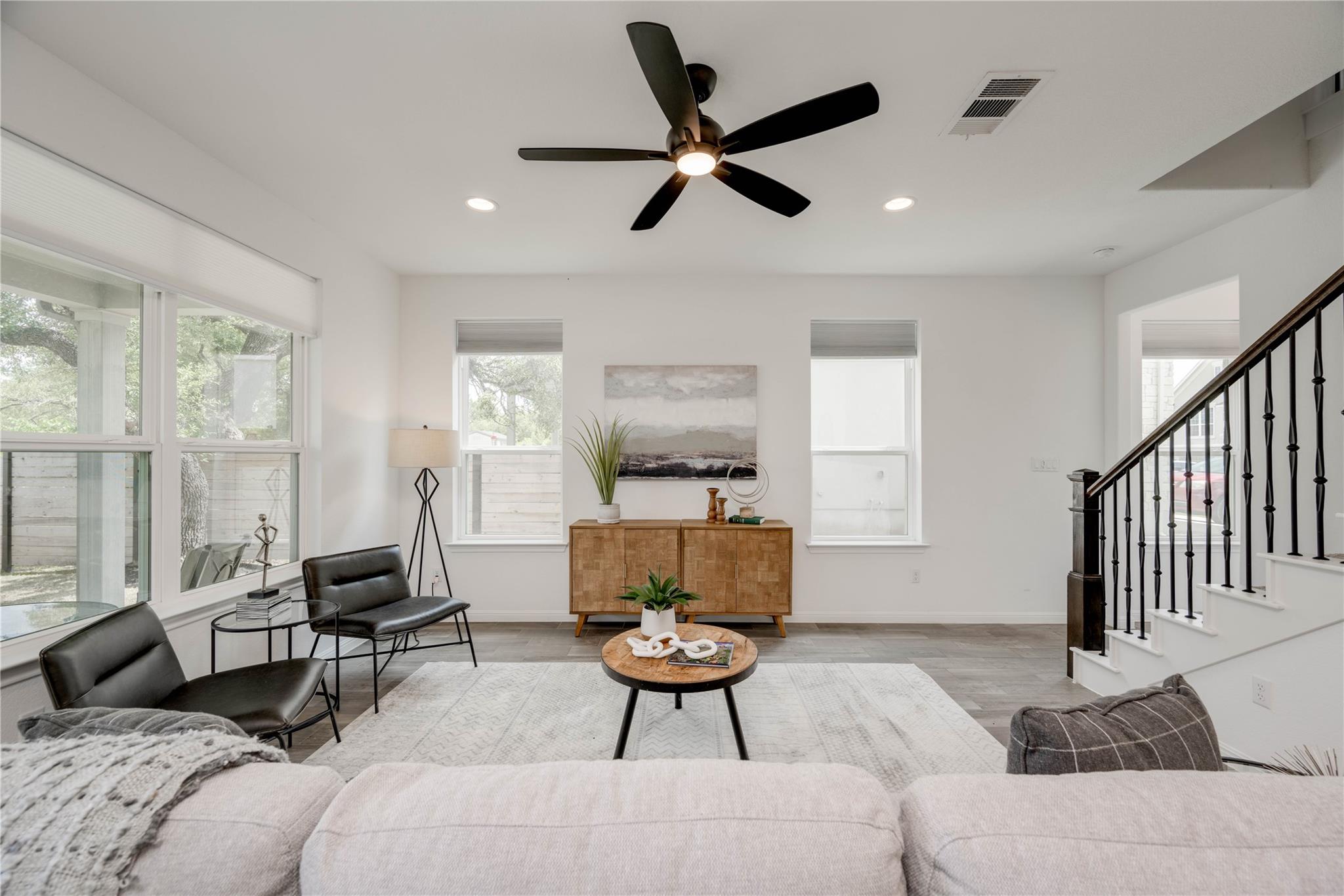 16601 Sydney Carol LN