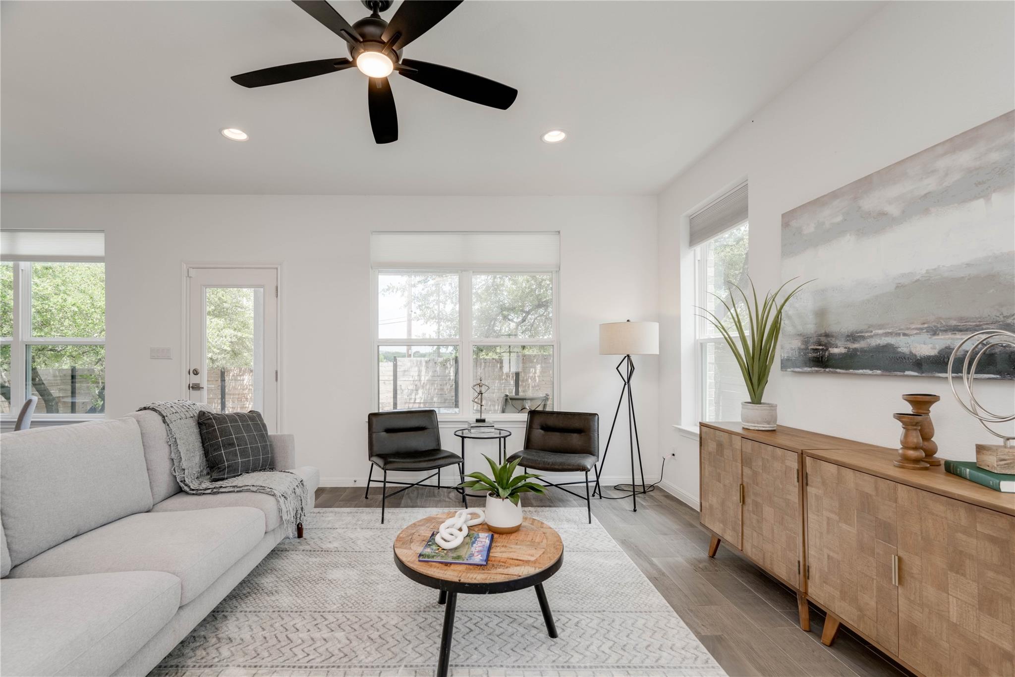 16601 Sydney Carol LN