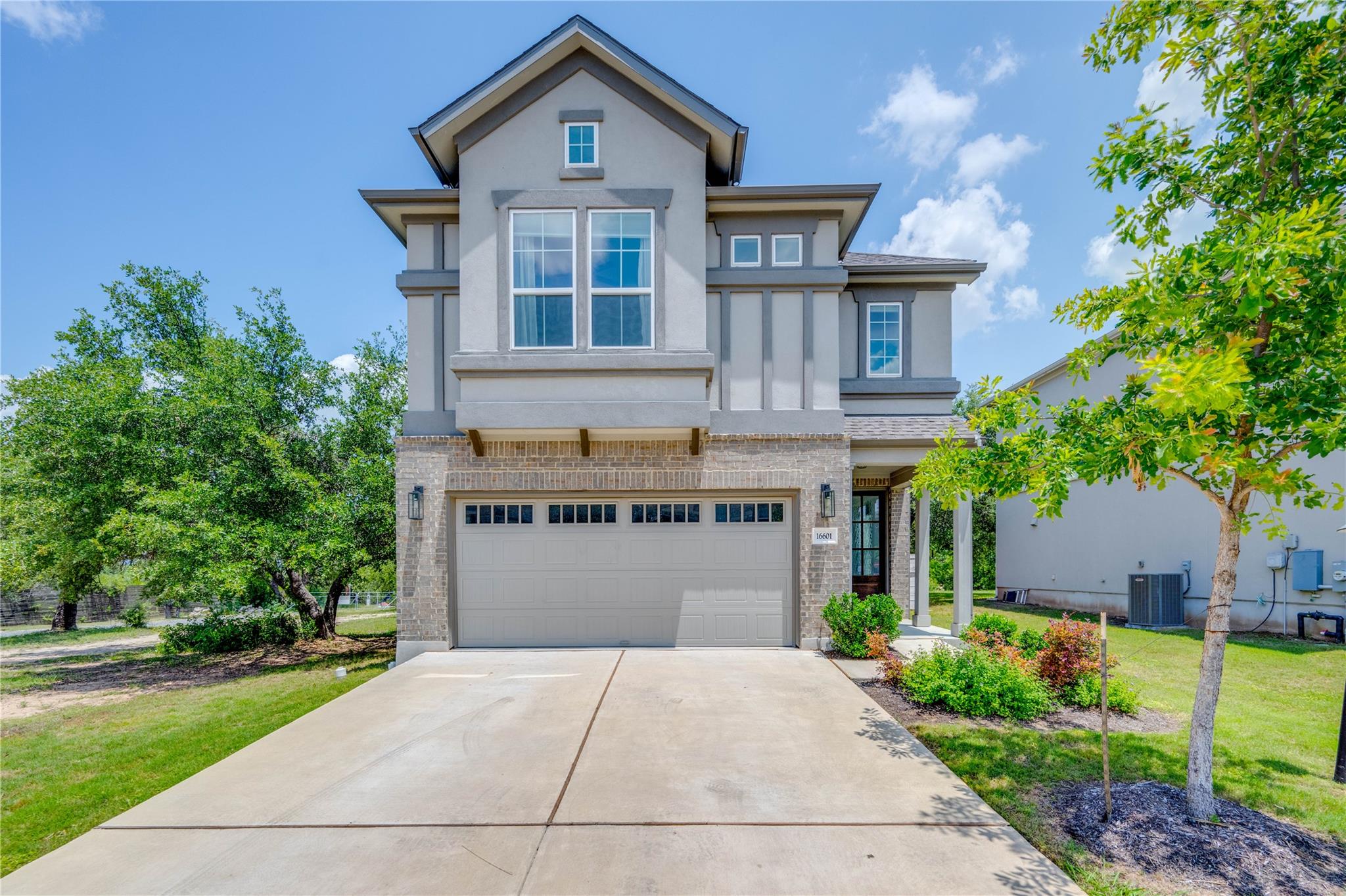 16601 Sydney Carol LN