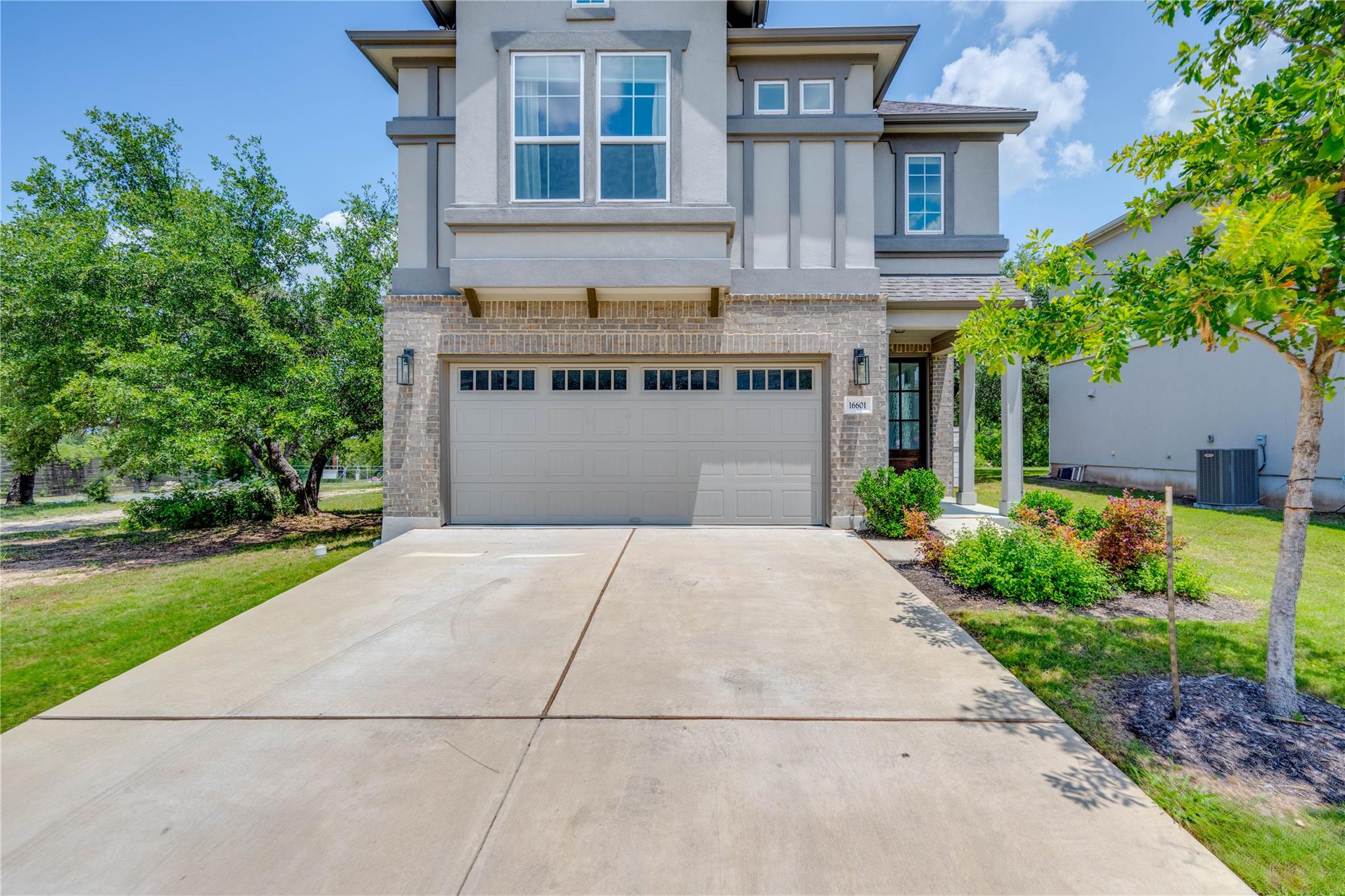 16601 Sydney Carol LN