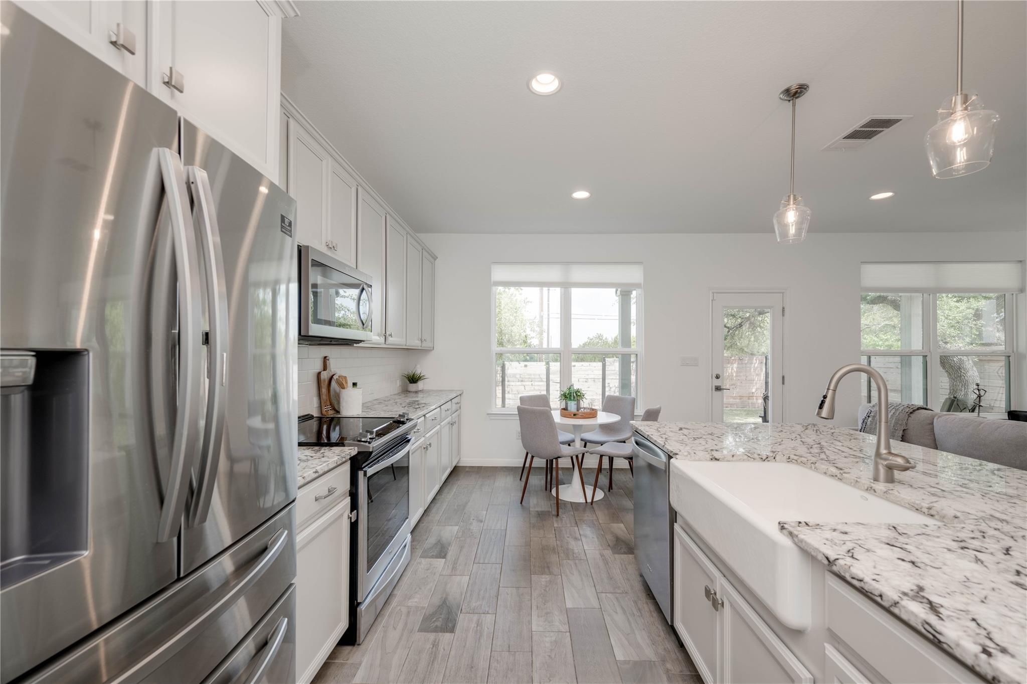 16601 Sydney Carol LN