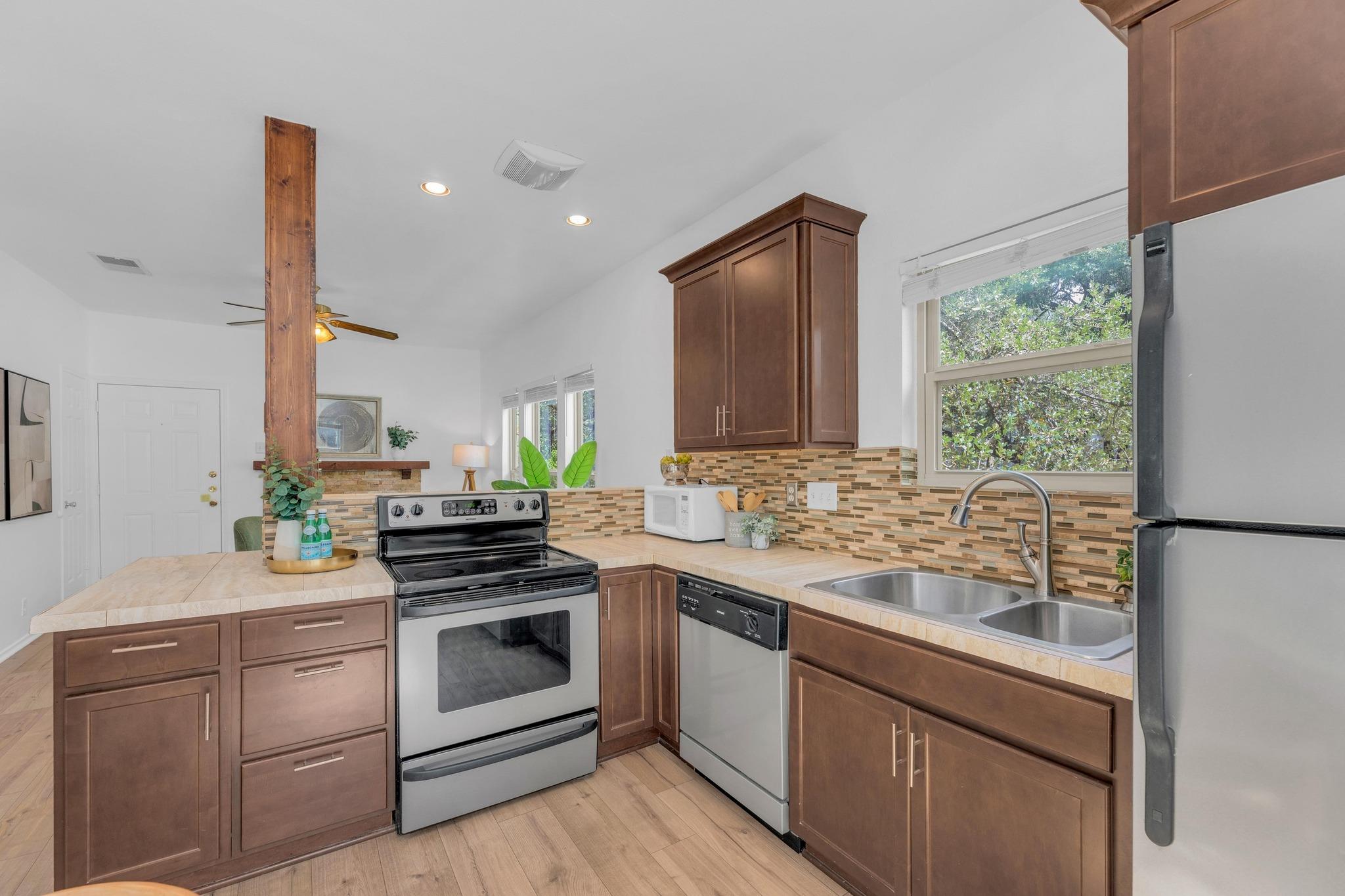 2414 Longview ST # 101