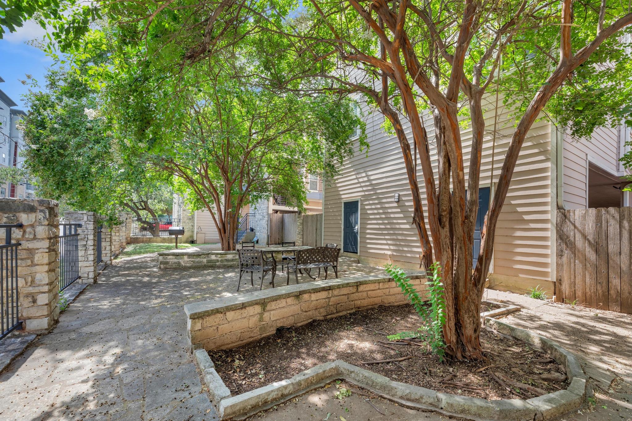 2414 Longview ST # 101