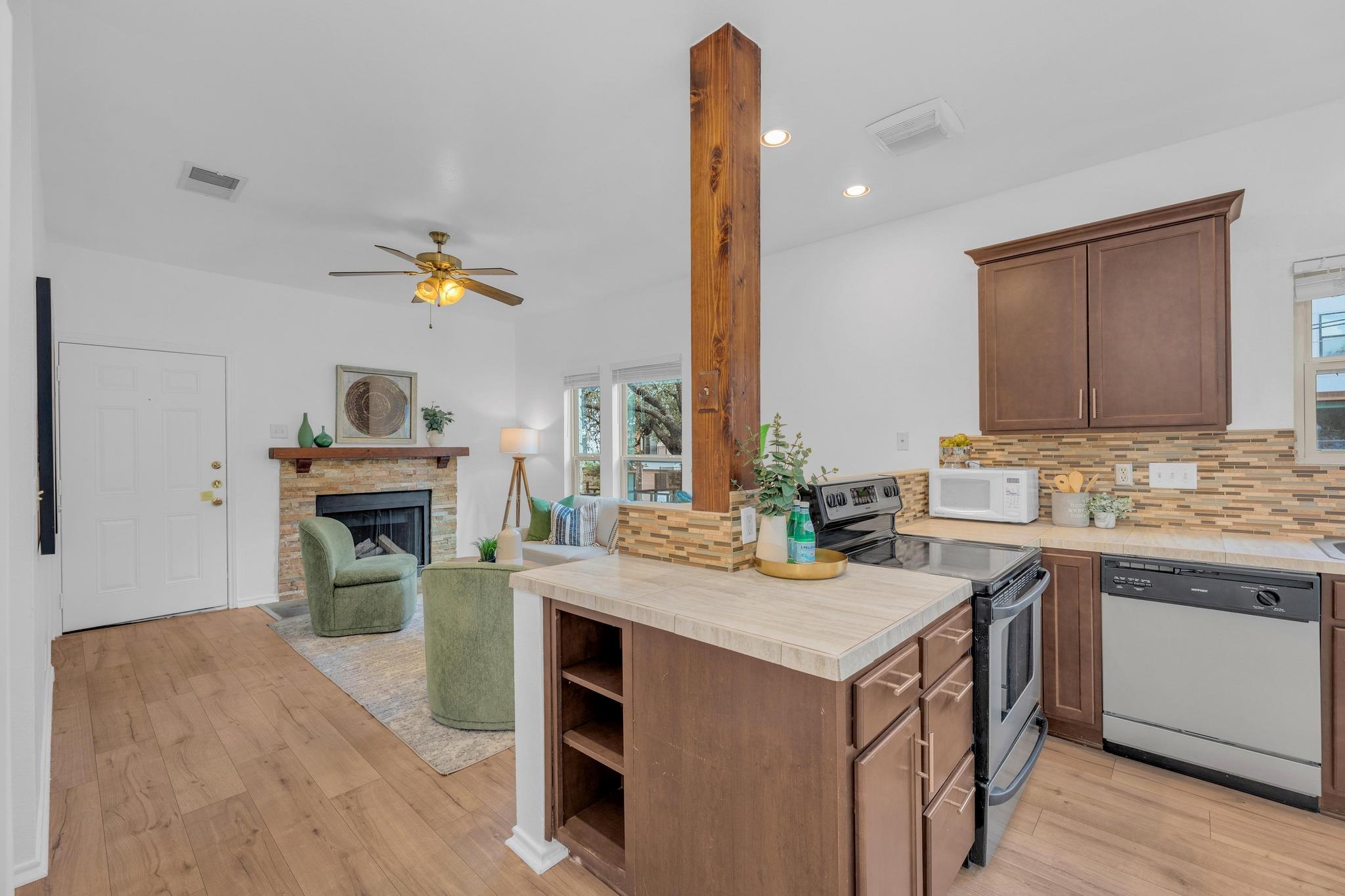 2414 Longview ST # 101