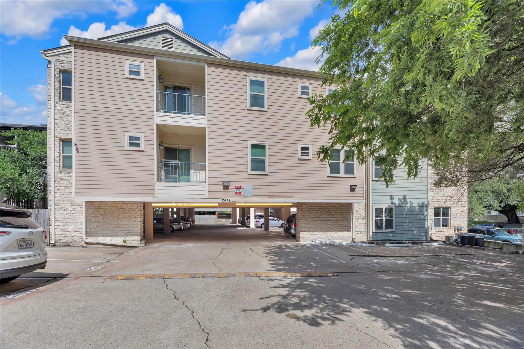 2414 Longview ST # 101