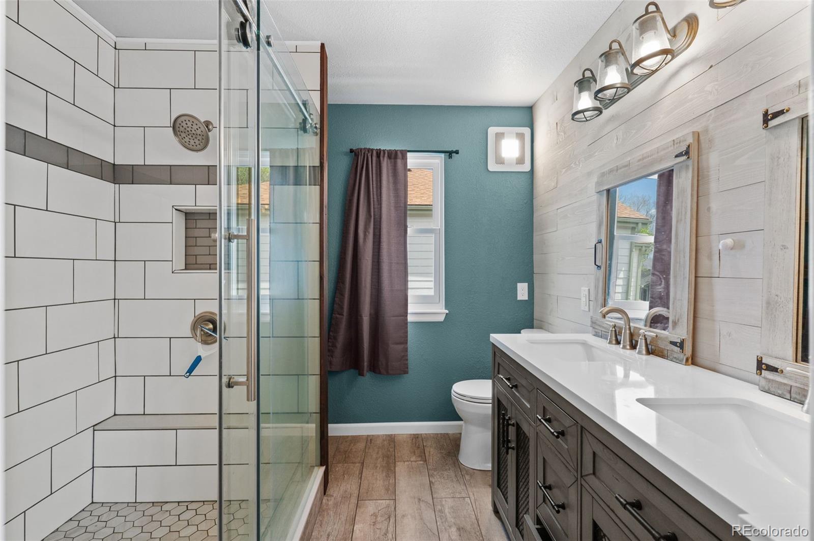 5201 Devon Avenue