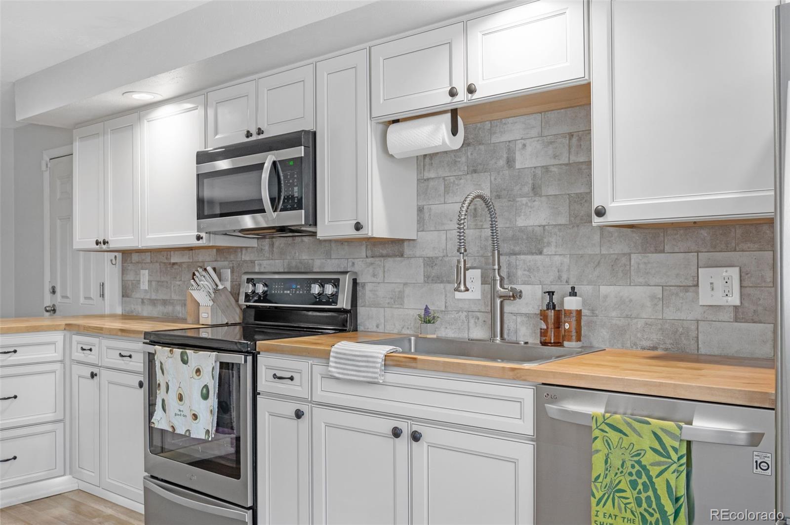 2962 S Webster Street