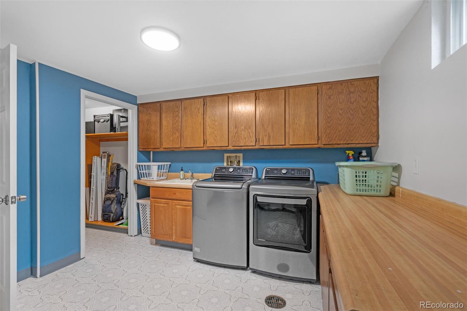 2962 S Webster Street