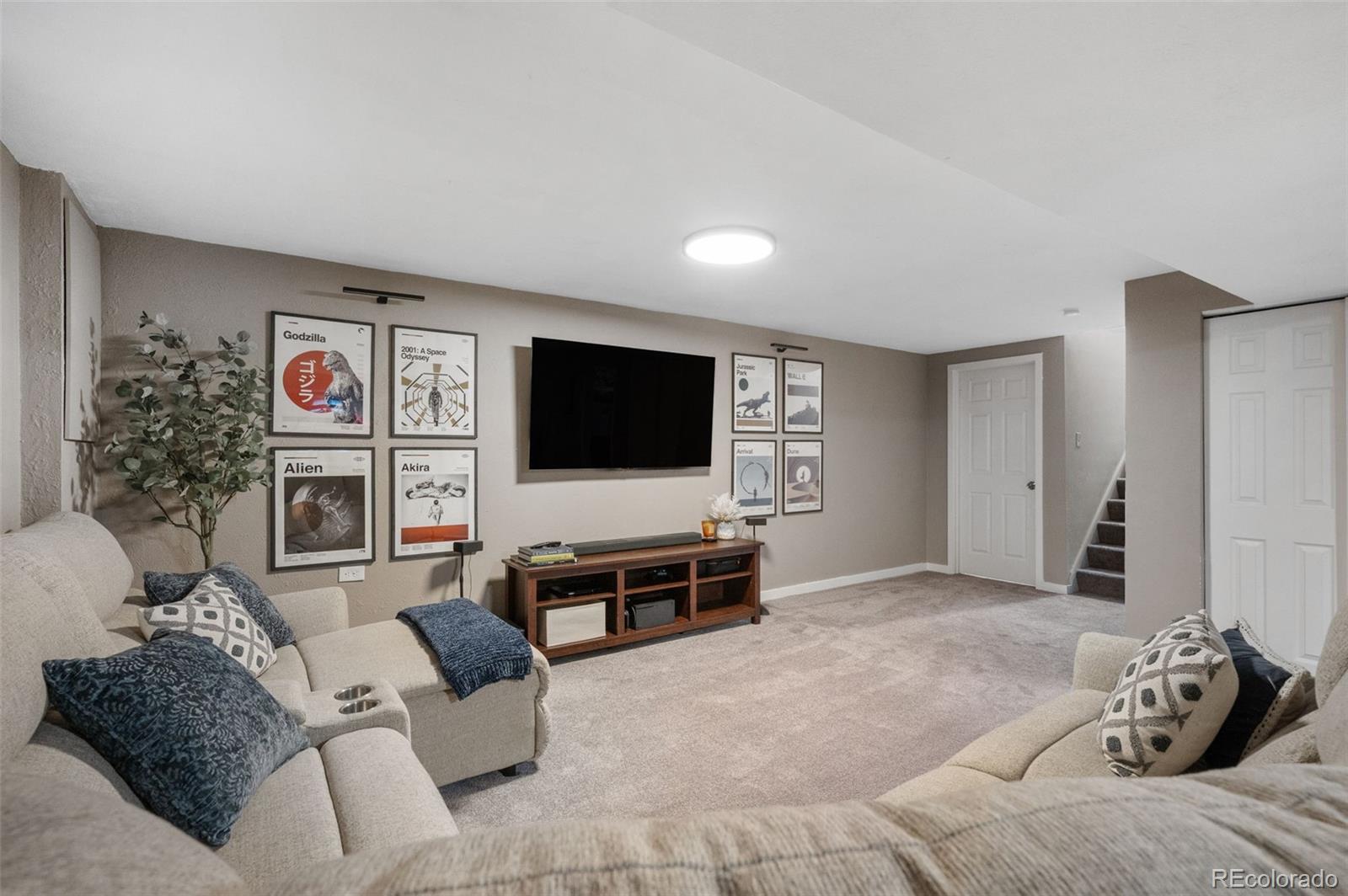 2962 S Webster Street