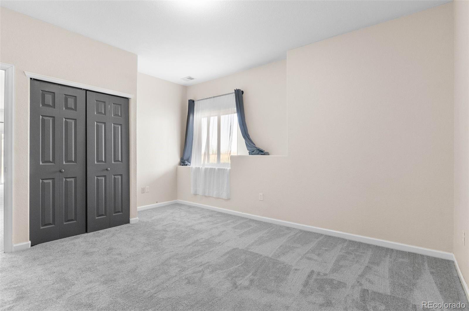 27083 Pine Vista Circle