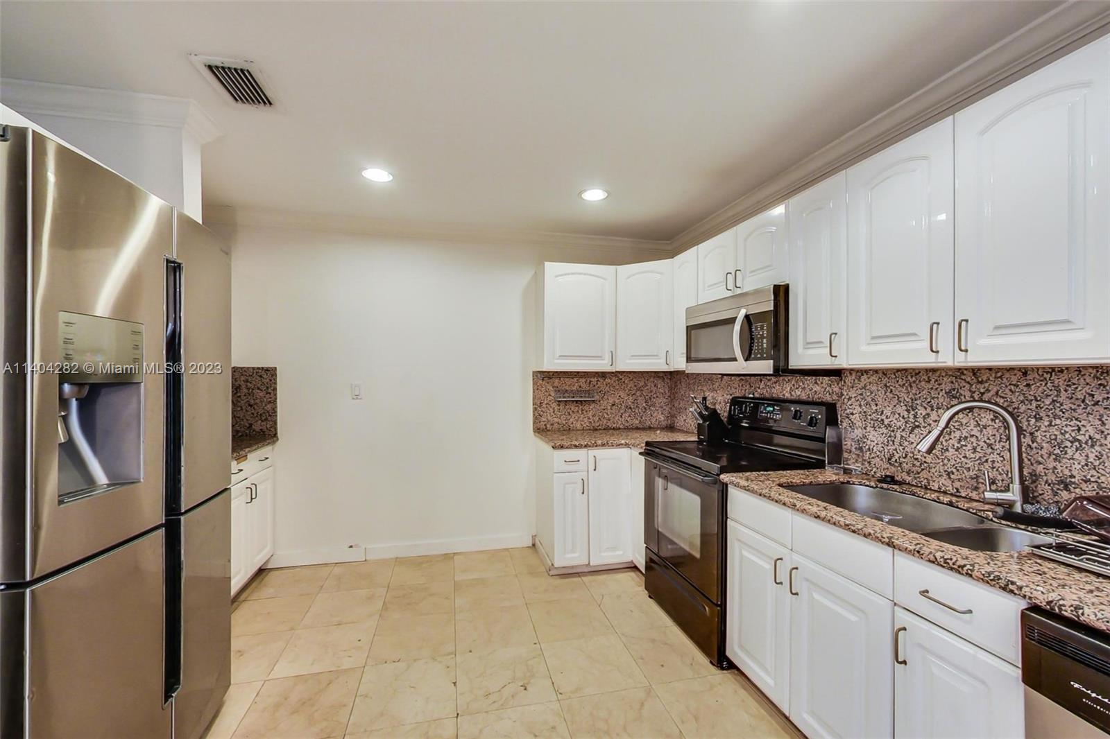 20 NW 135th Ave