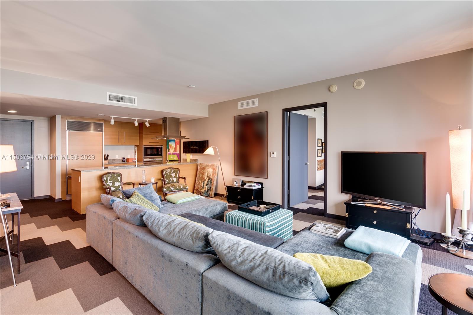 465 Brickell Ave # 418