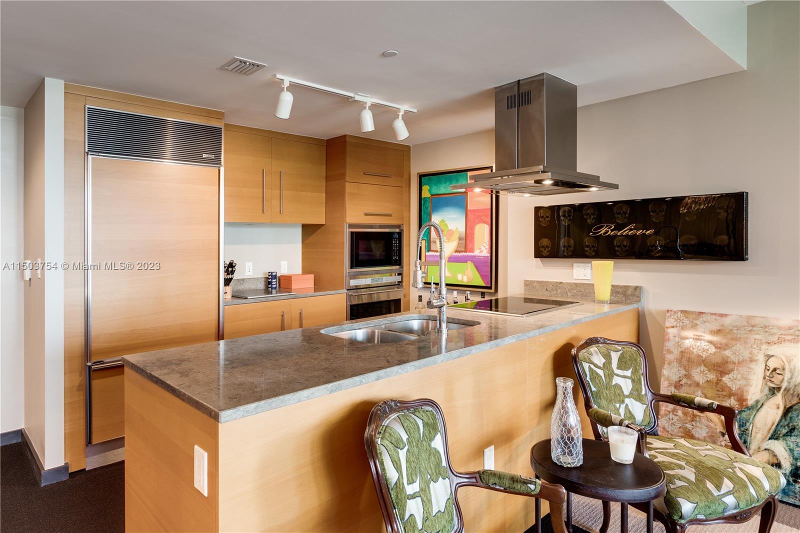 465 Brickell Ave # 418