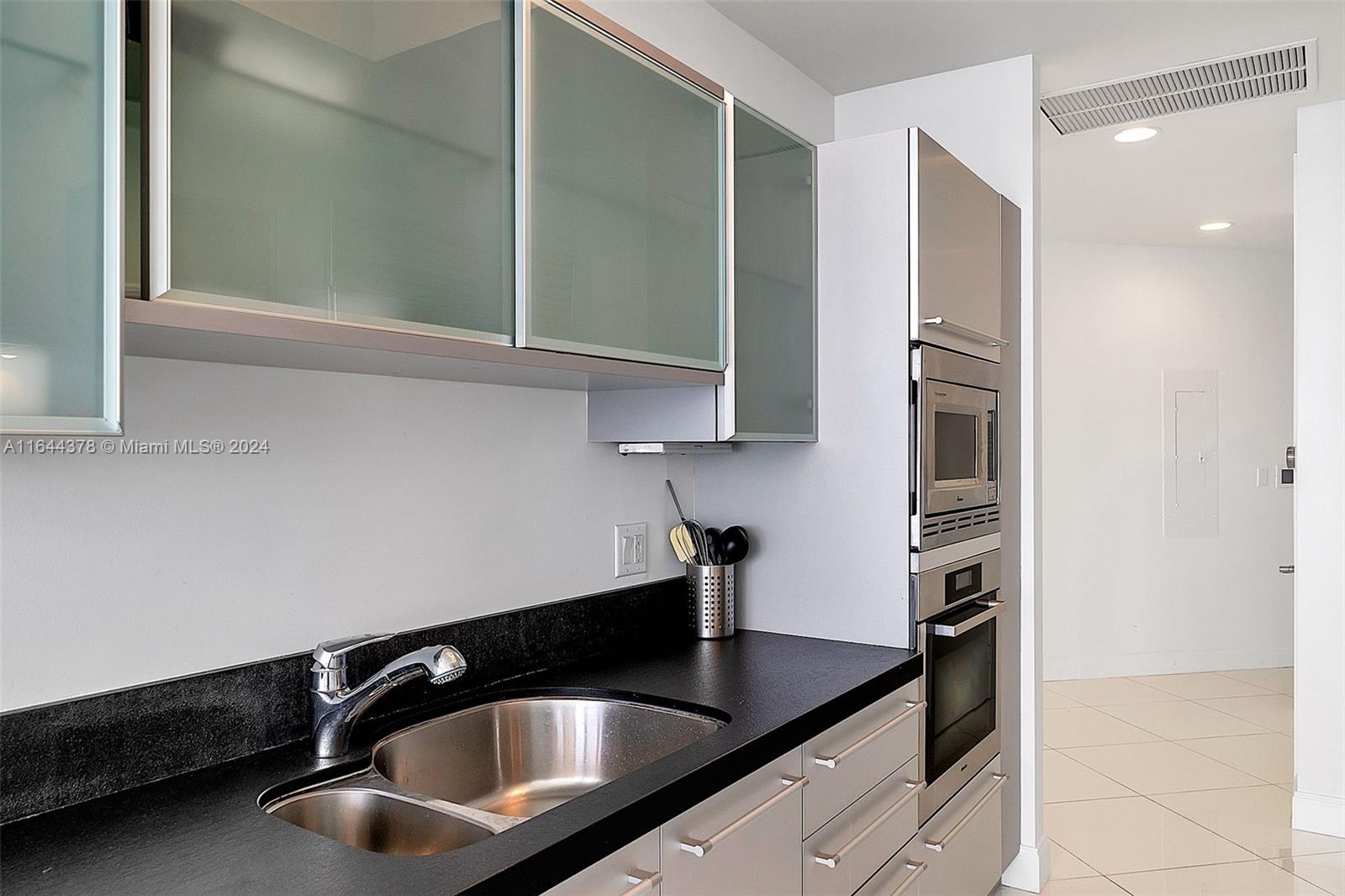18201 Collins Ave, Unit 4109A