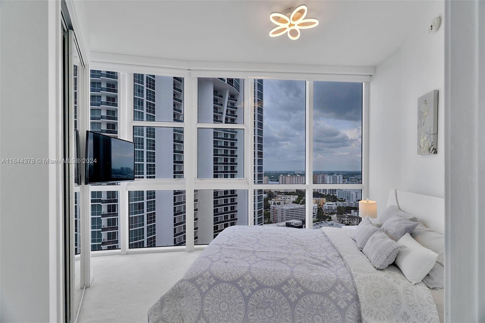 18201 Collins Ave, Unit 4109A