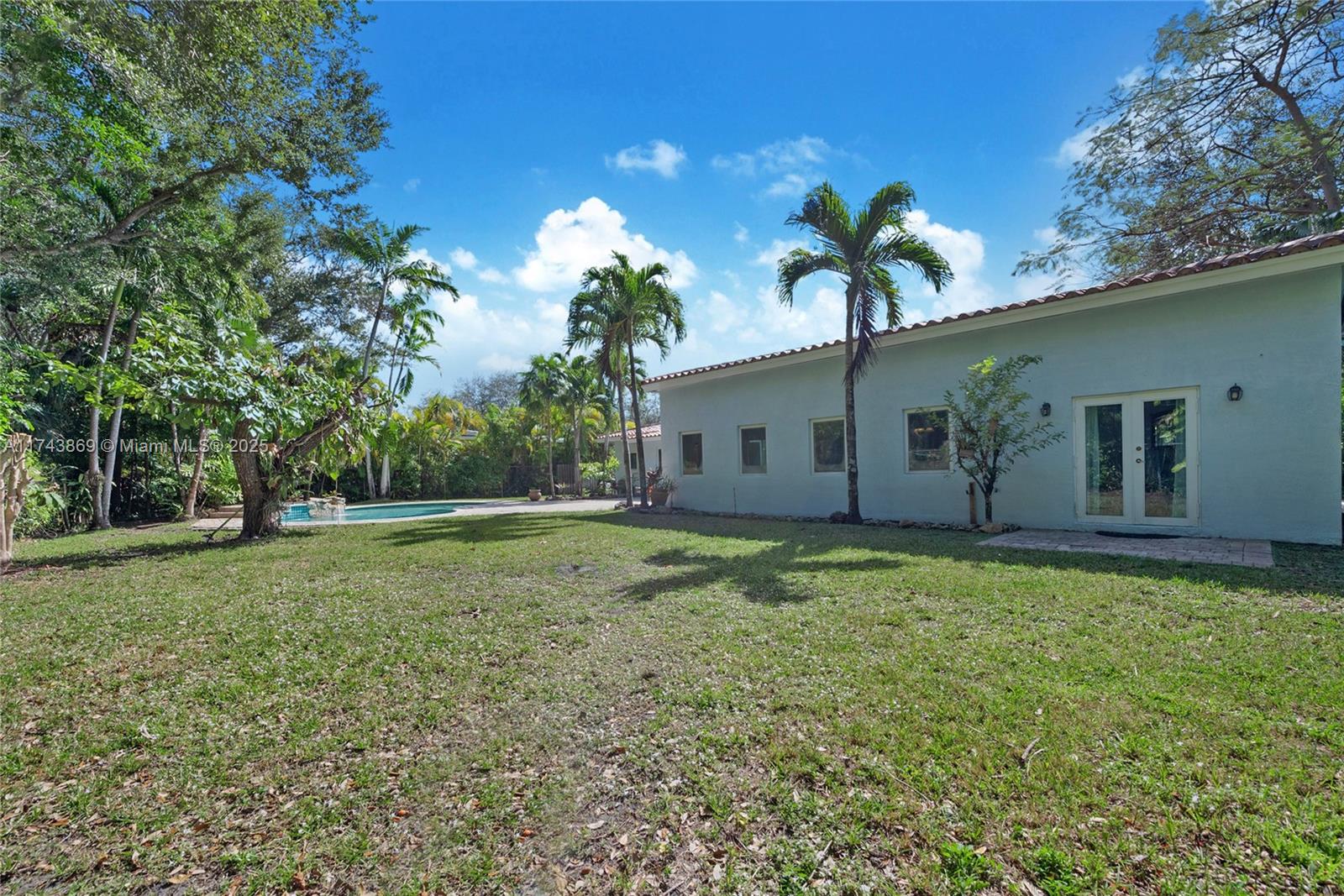 5949 SW 79th St