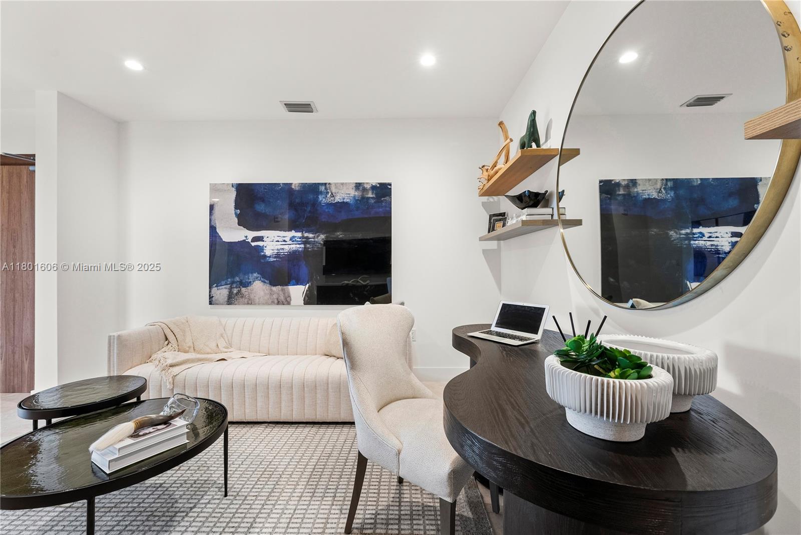 701 Valencia Ave # 702