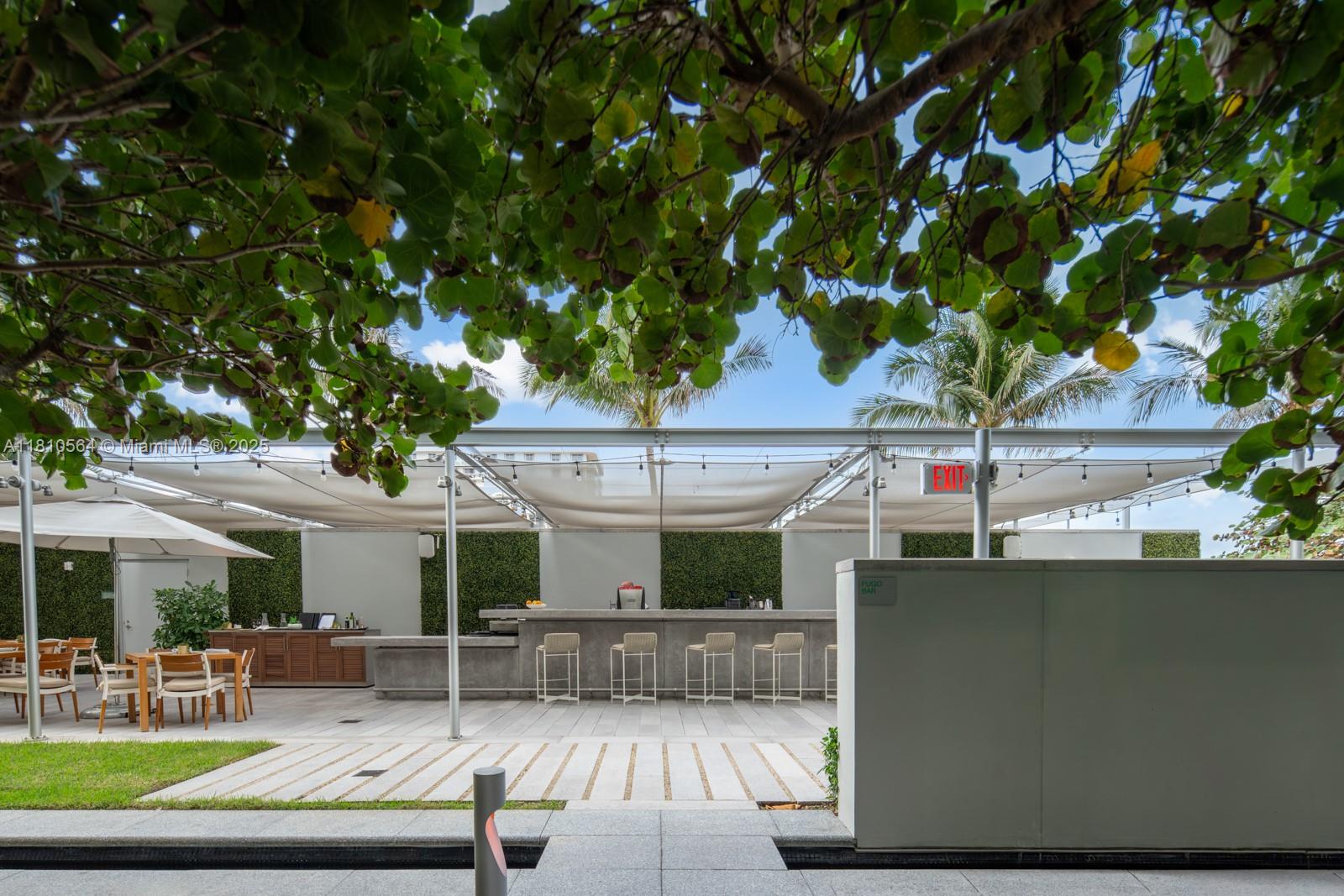 8701 Collins Ave # 905