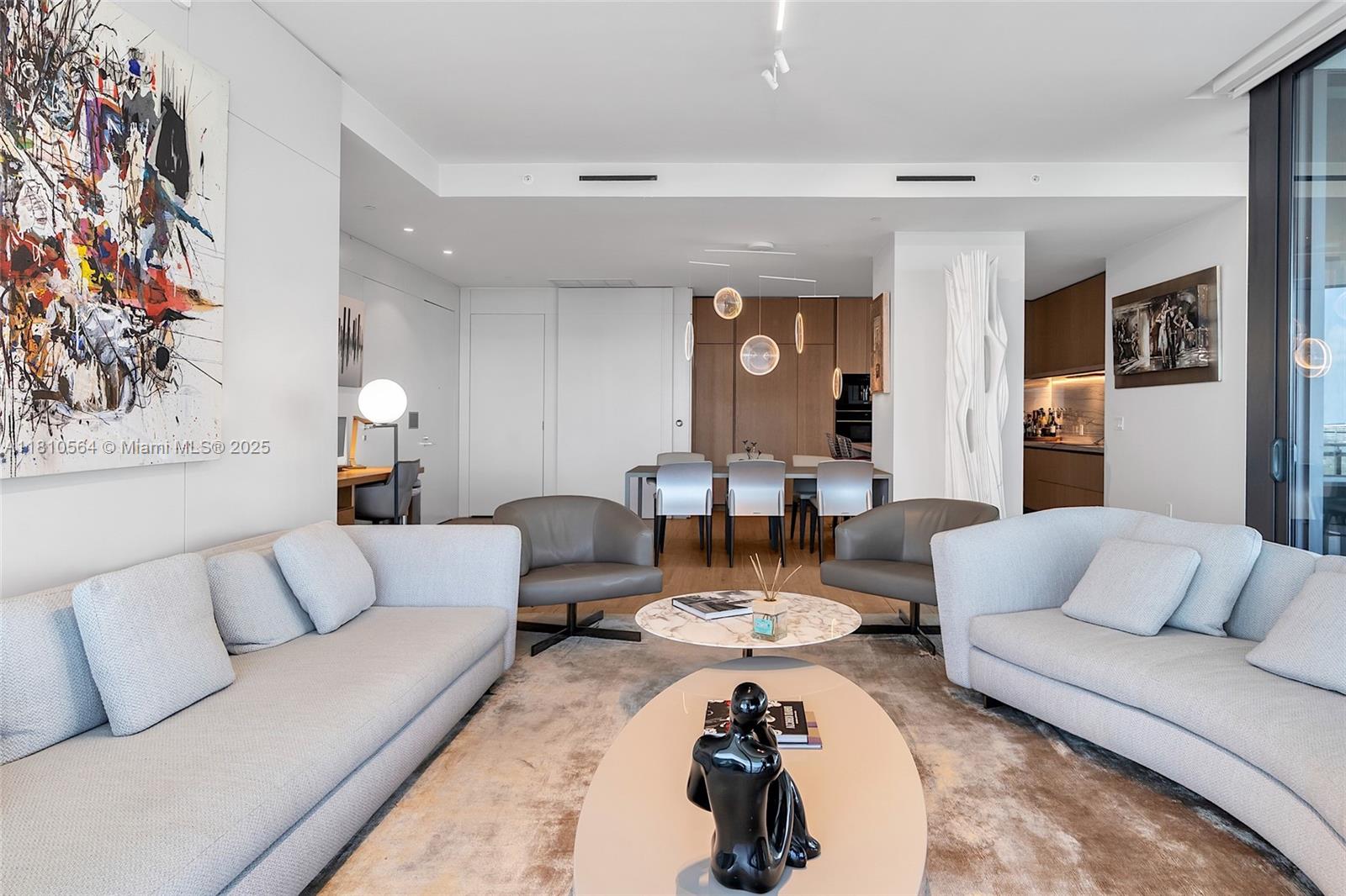 8701 Collins Ave # 905