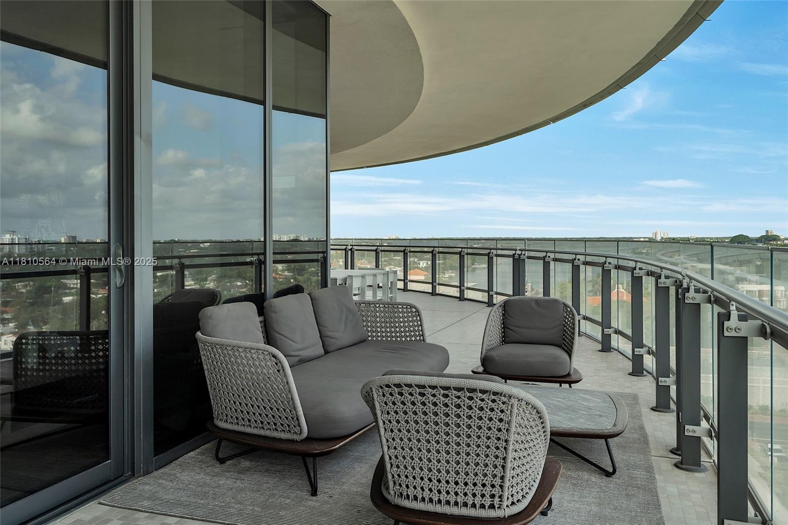 8701 Collins Ave # 905
