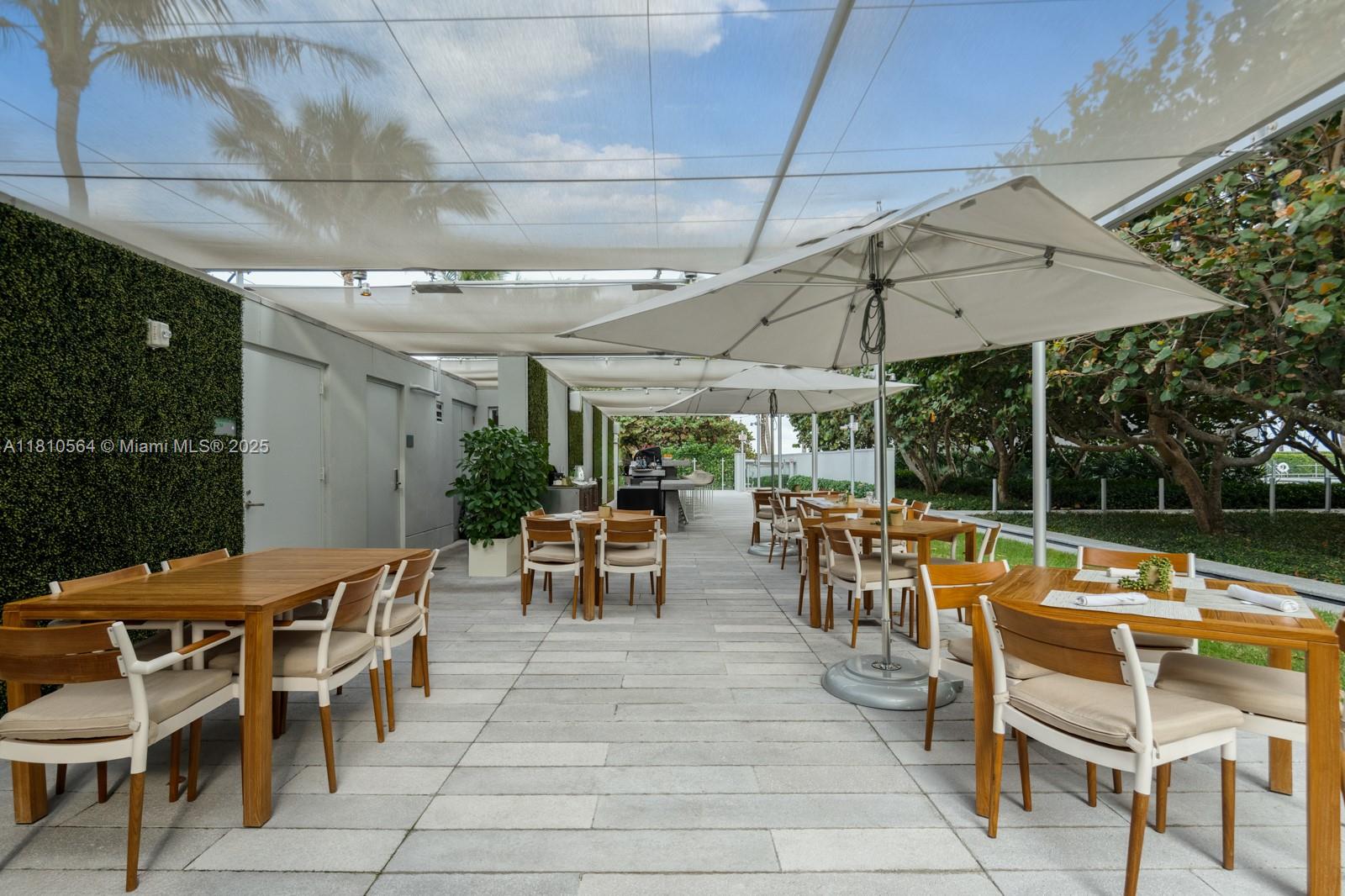 8701 Collins Ave # 905