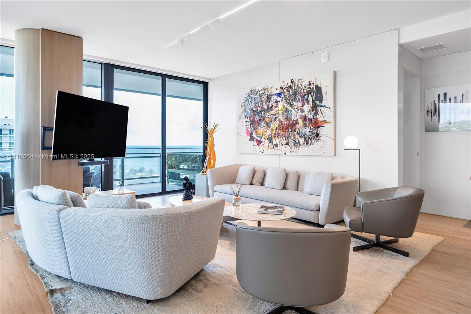 8701 Collins Ave # 905