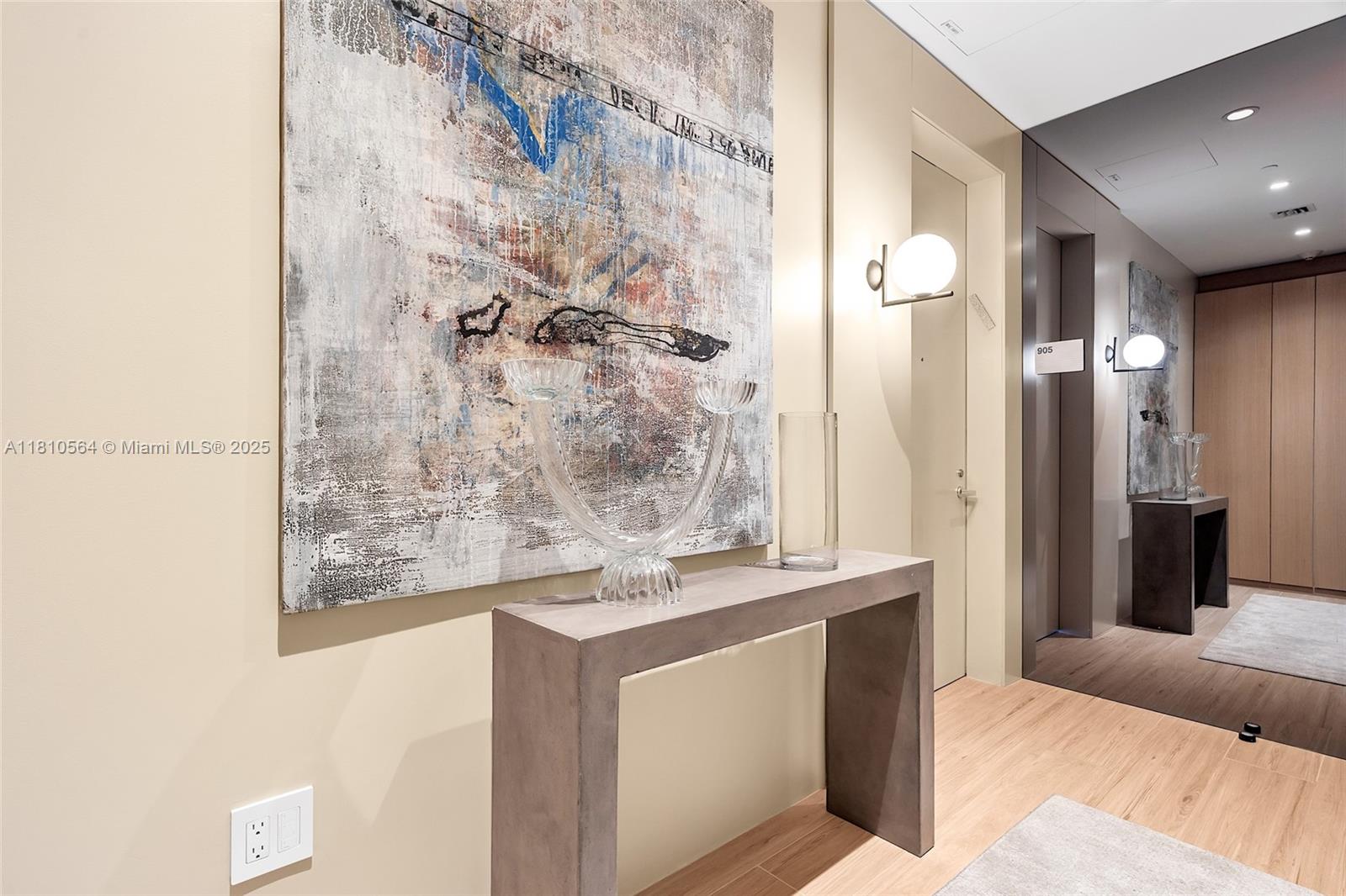 8701 Collins Ave # 905