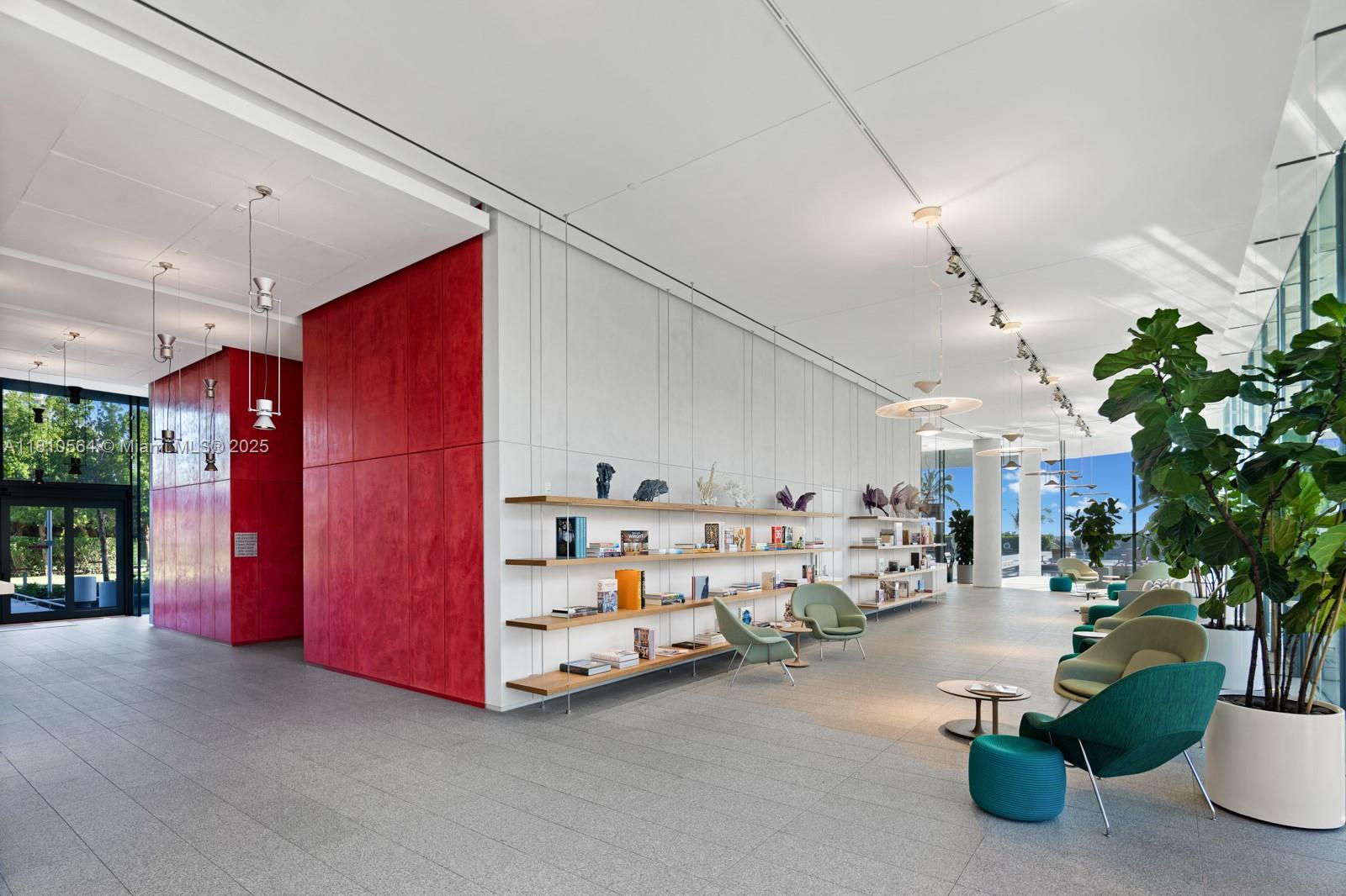 8701 Collins Ave # 905