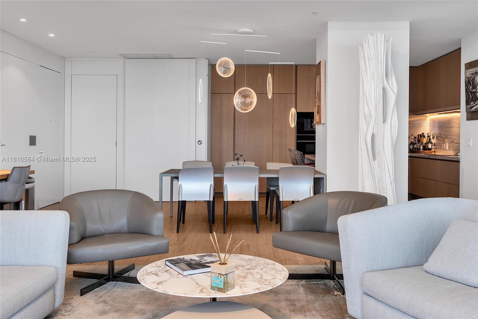 8701 Collins Ave # 905