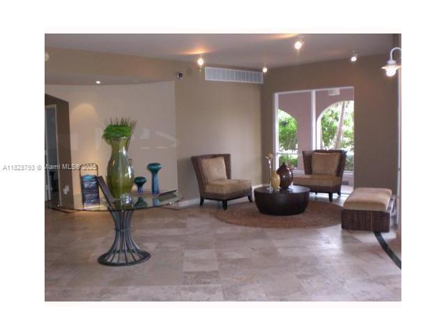 2351 Douglas Rd # 505