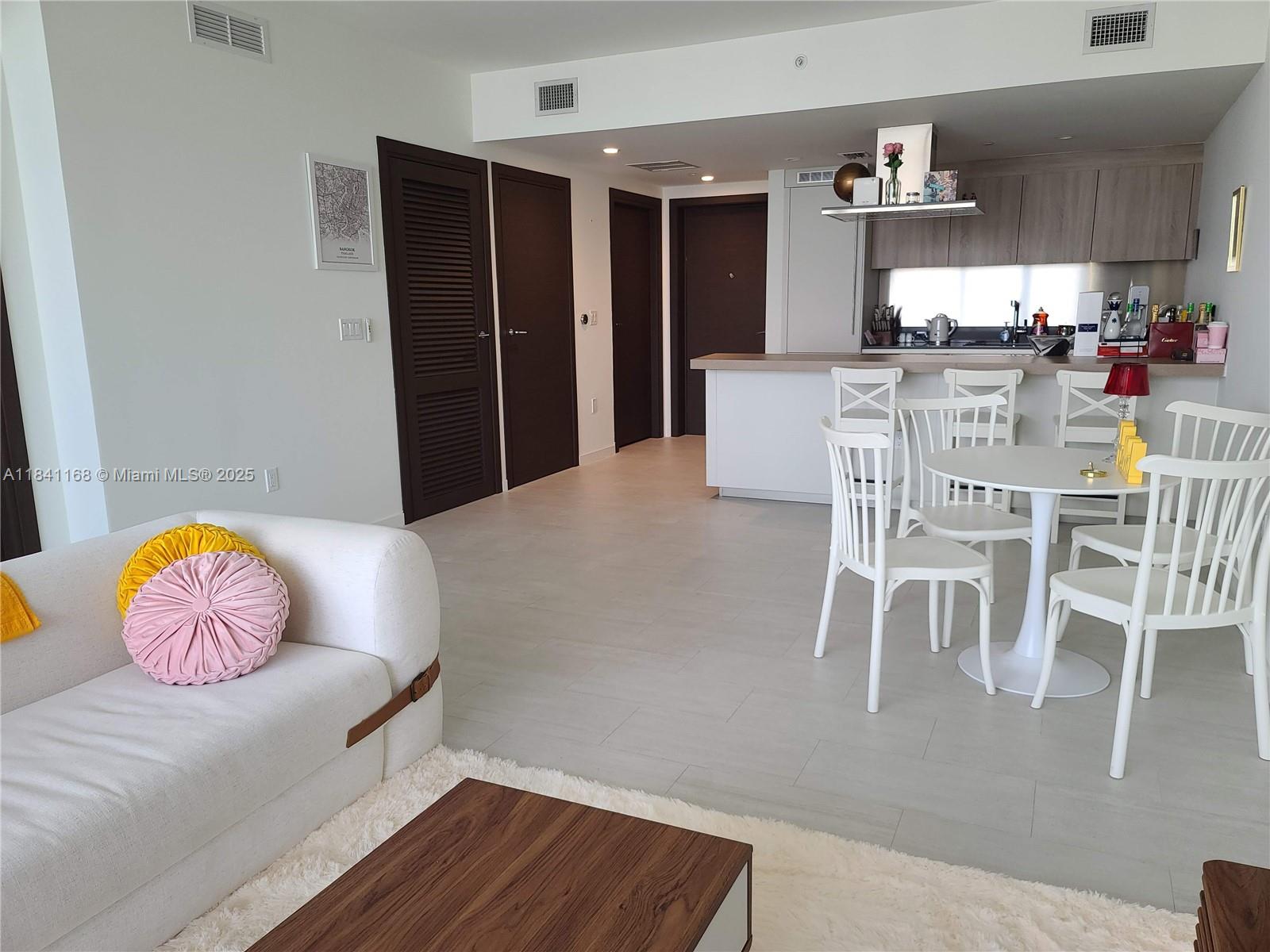 1000 Brickell Plz # 3510