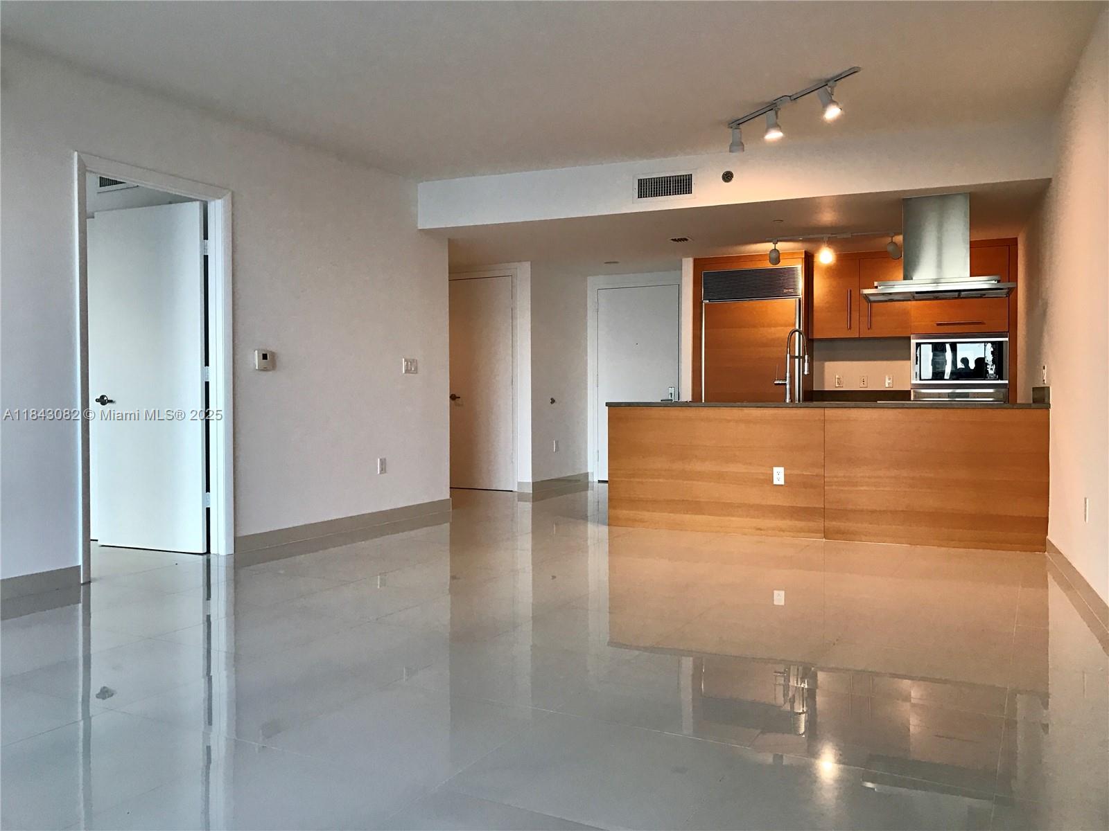 465 Brickell Ave # 717, Miami Unit: B 717