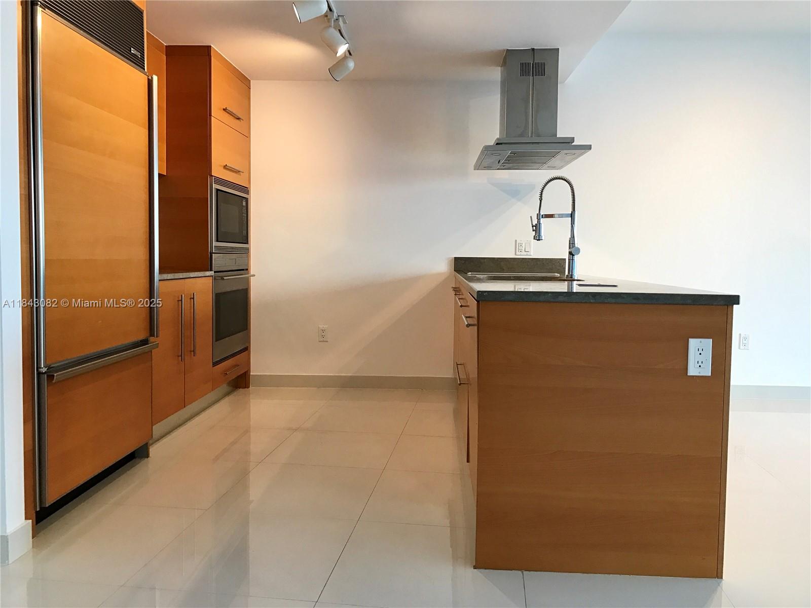 465 Brickell Ave # 717, Miami Unit: B 717