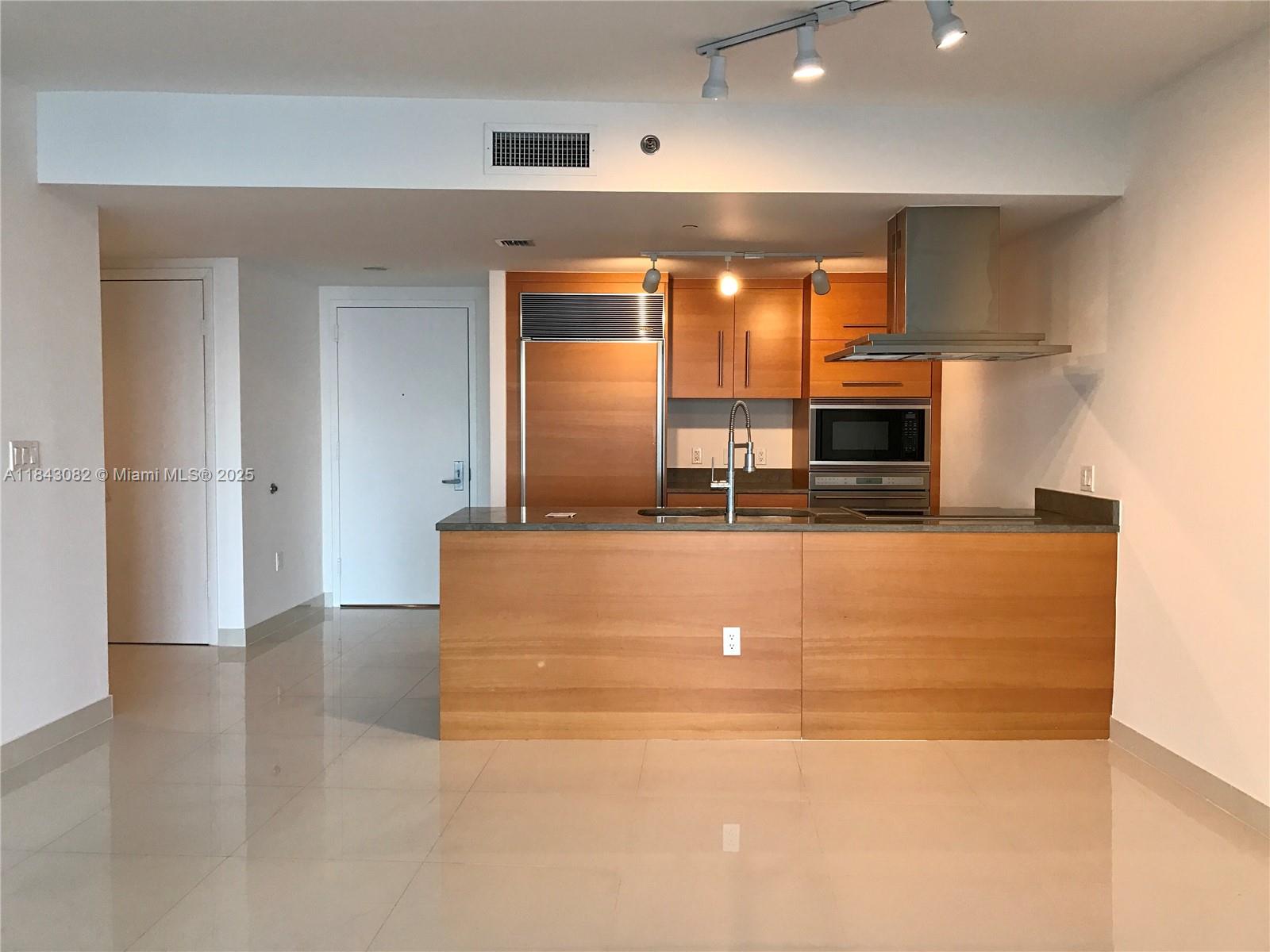 465 Brickell Ave # 717, Miami Unit: B 717