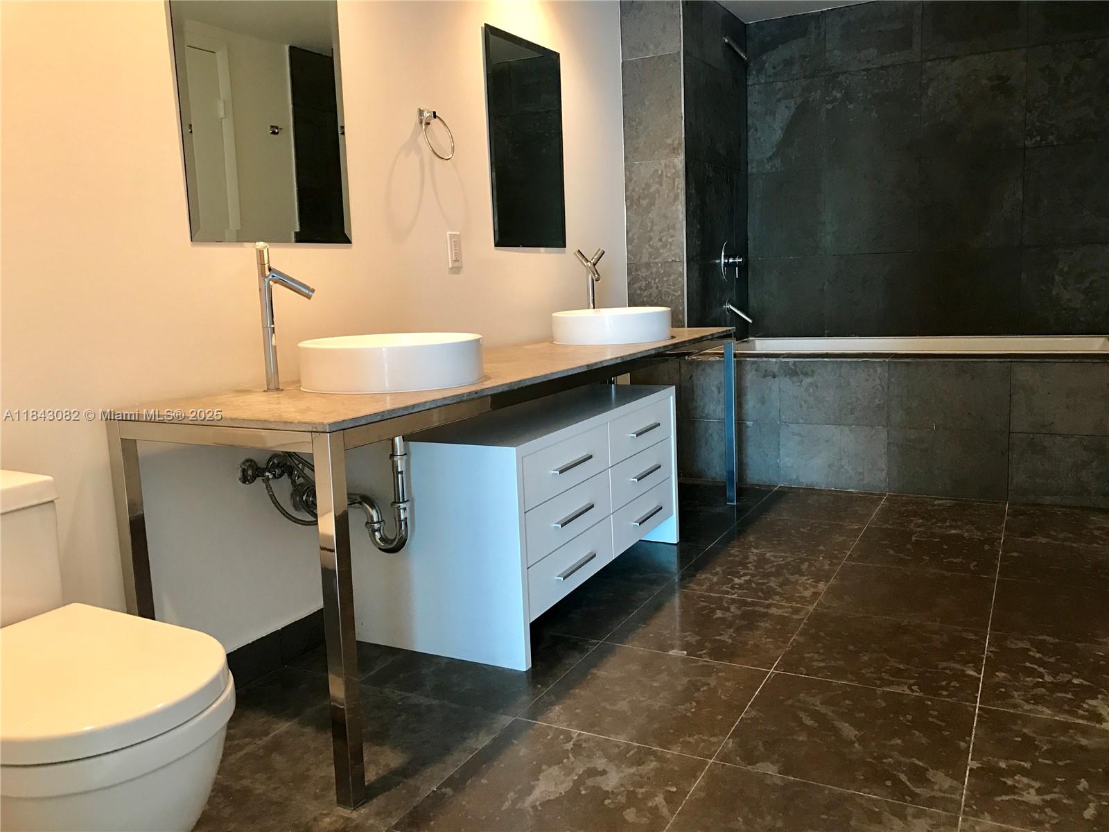 465 Brickell Ave # 717, Miami Unit: B 717