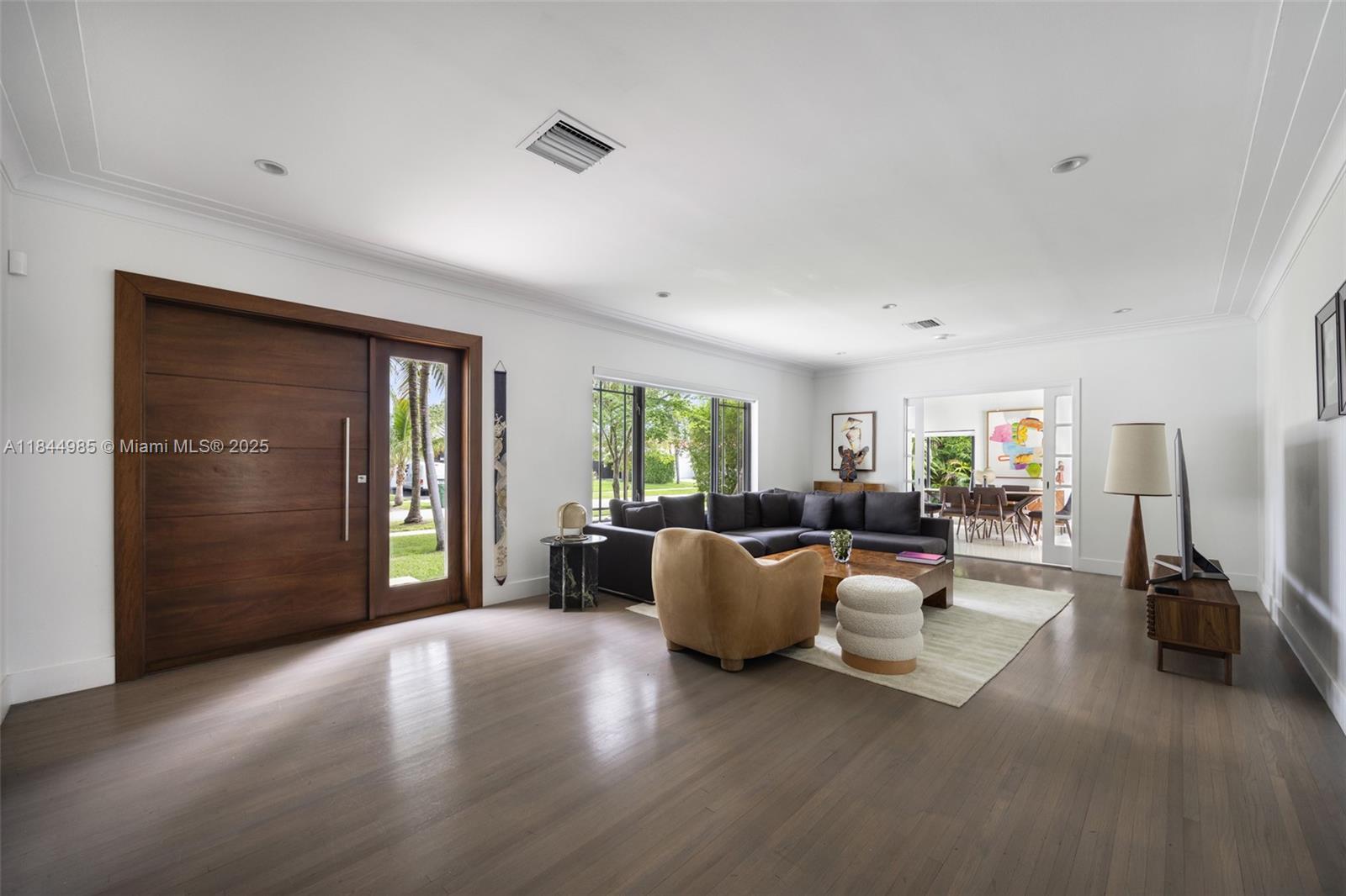 1080 NE 86th