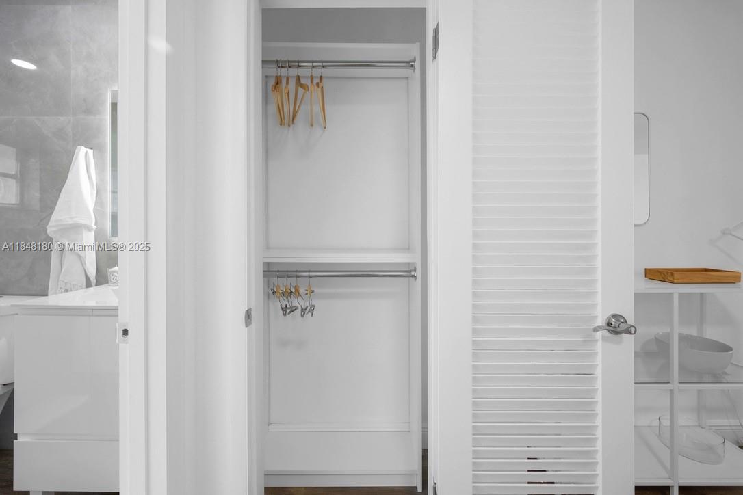 921 Meridian Ave # 11