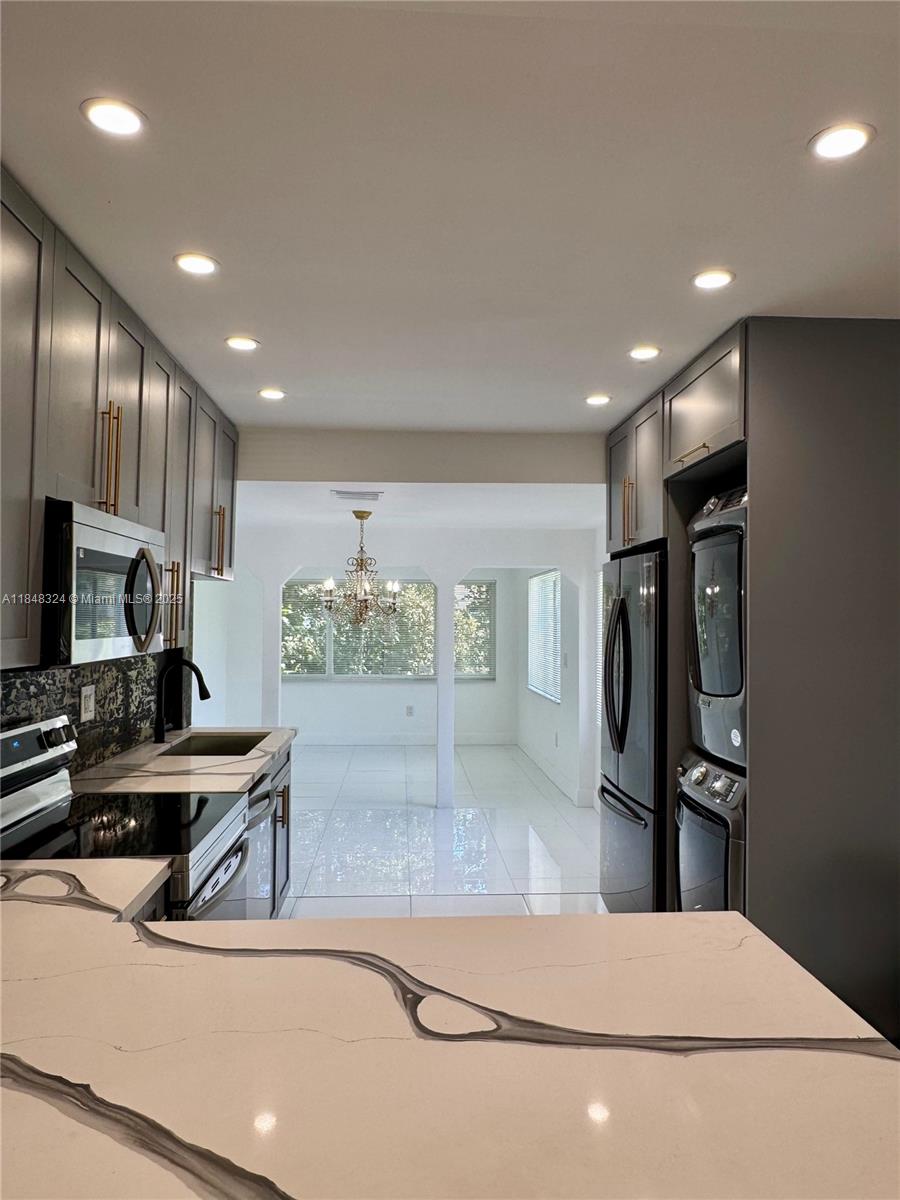 766 NW 45th St