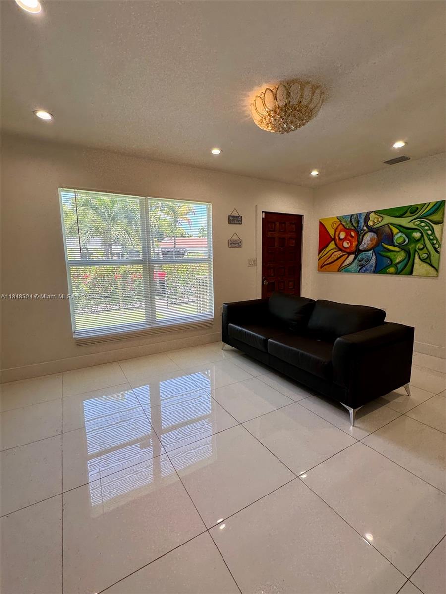 766 NW 45th St
