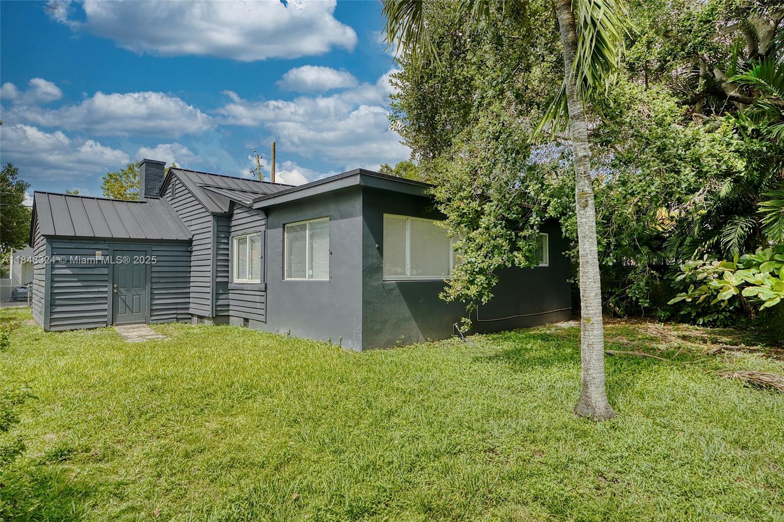 766 NW 45th St