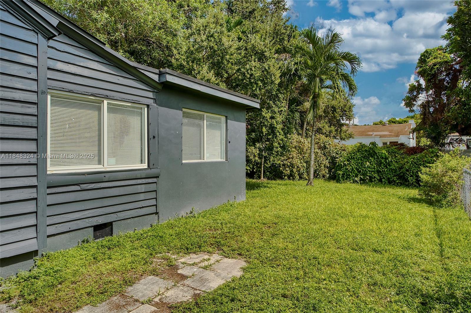766 NW 45th St