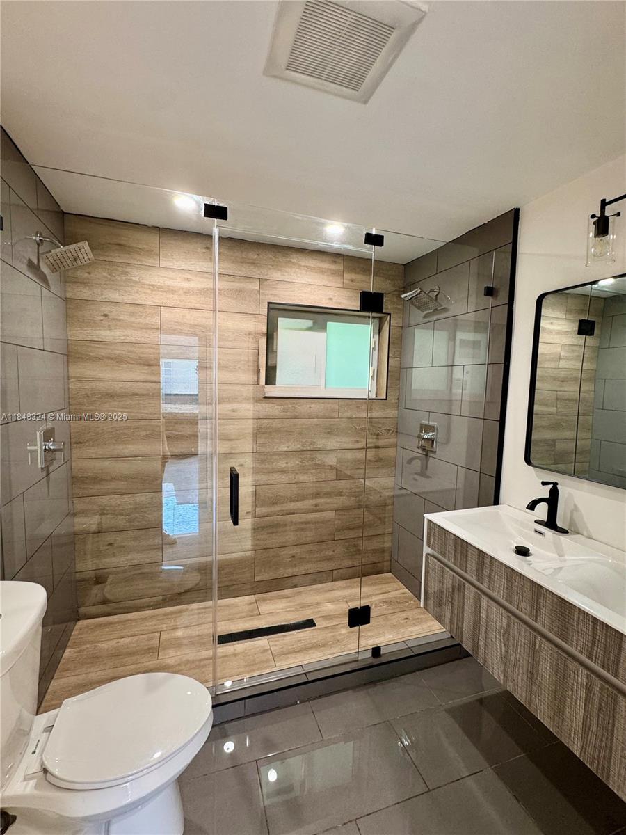 766 NW 45th St