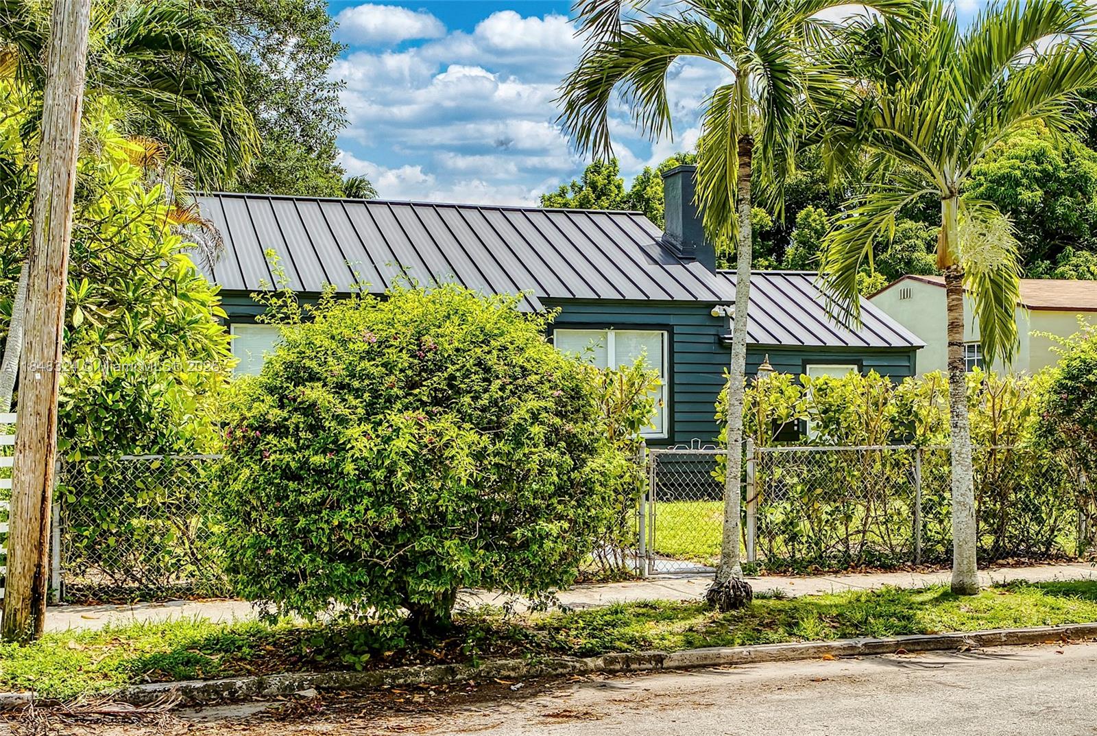 766 NW 45th St