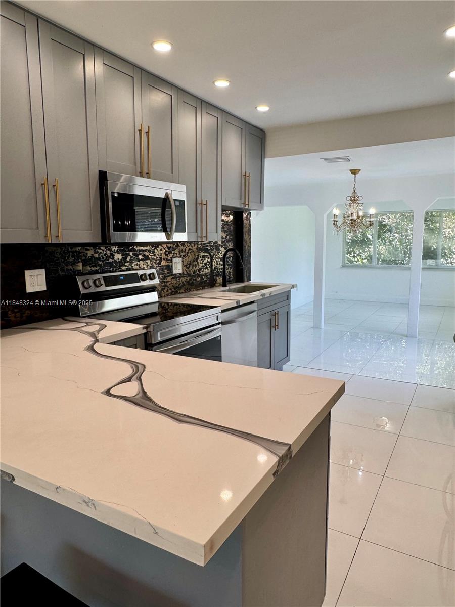 766 NW 45th St