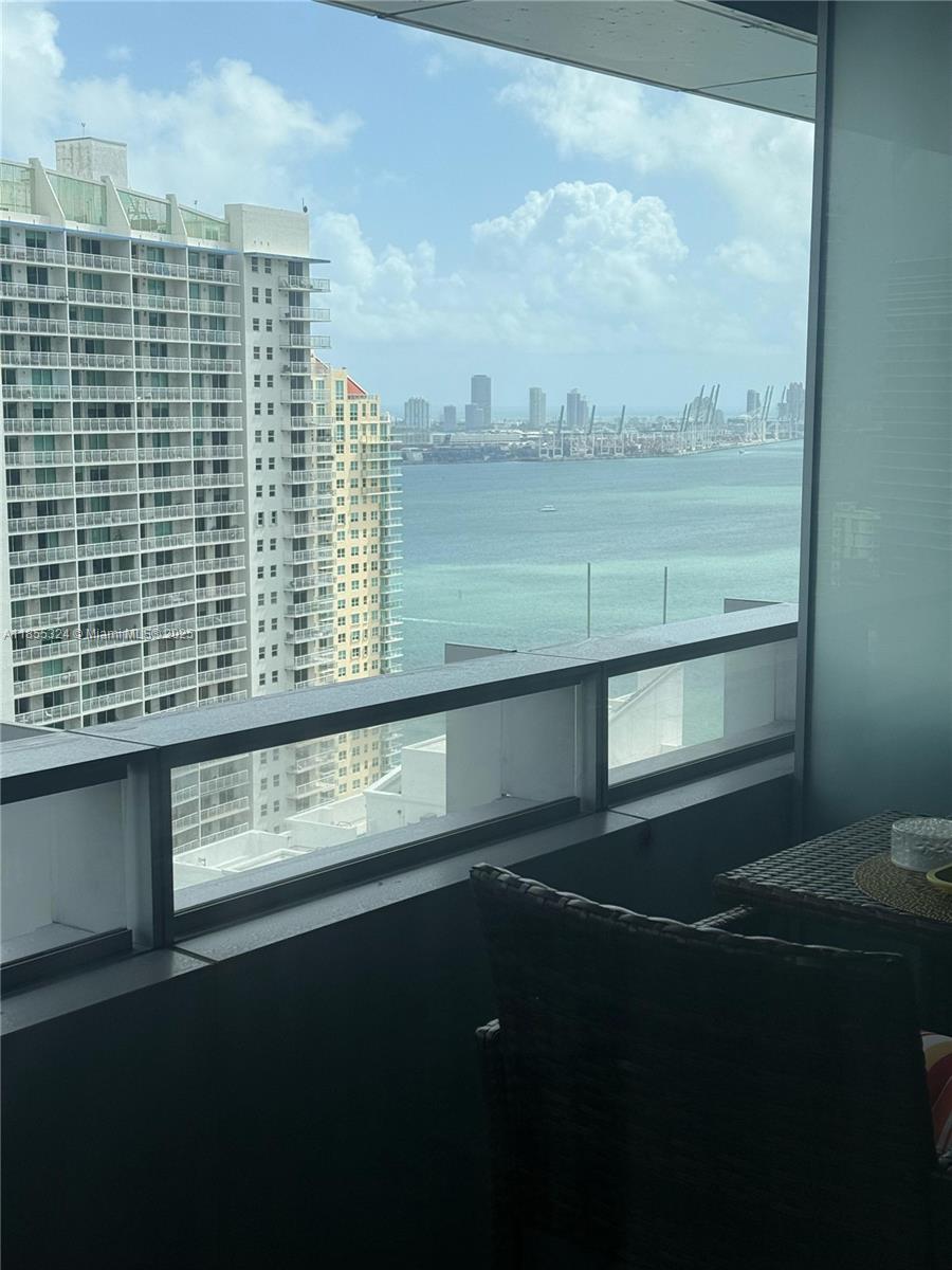 1395 Brickell Ave # 2607