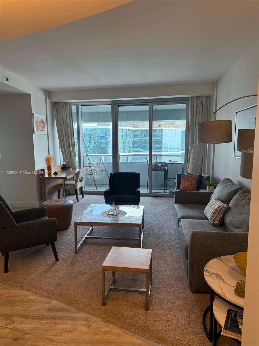 1395 Brickell Ave # 2607