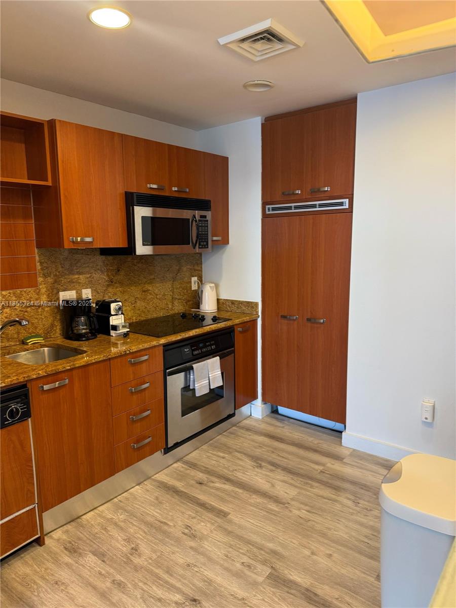 1395 Brickell Ave # 2607