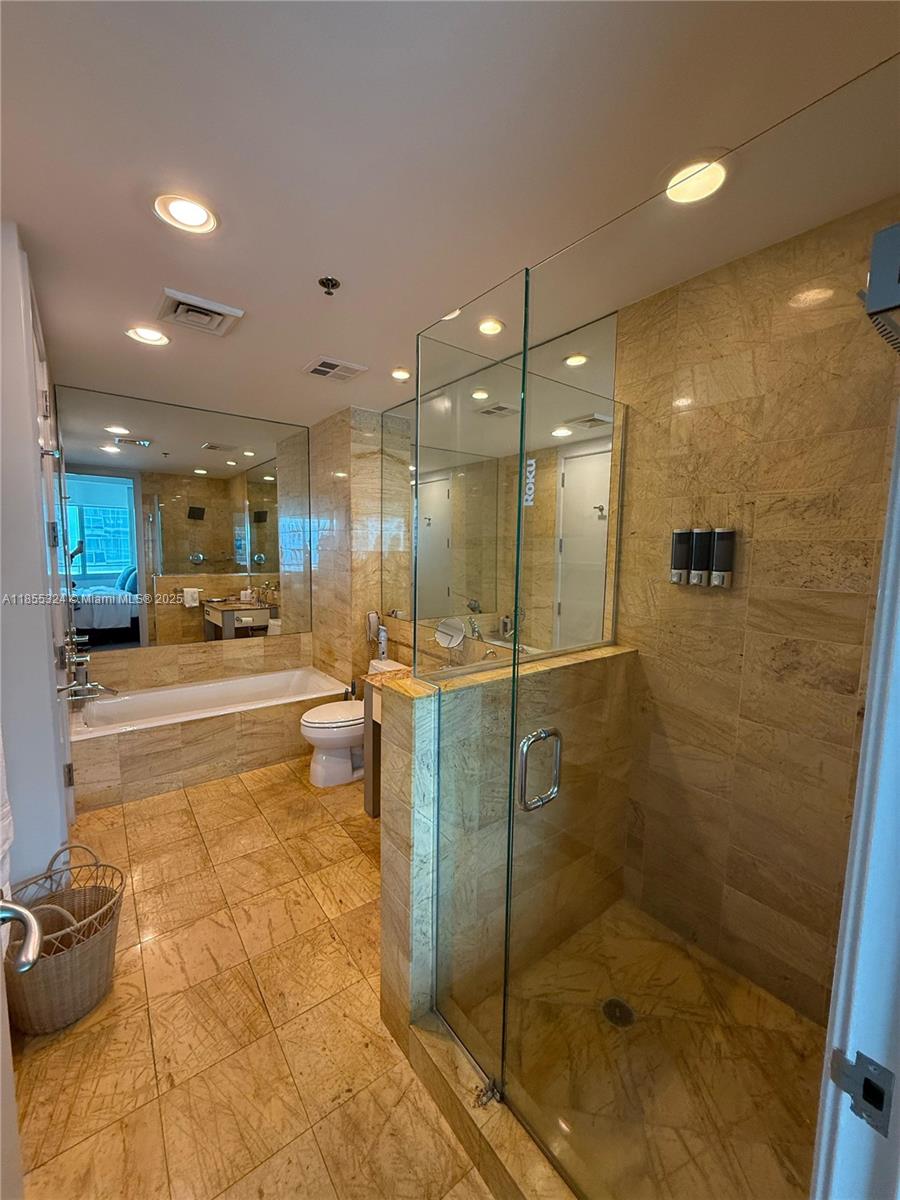 1395 Brickell Ave # 2607